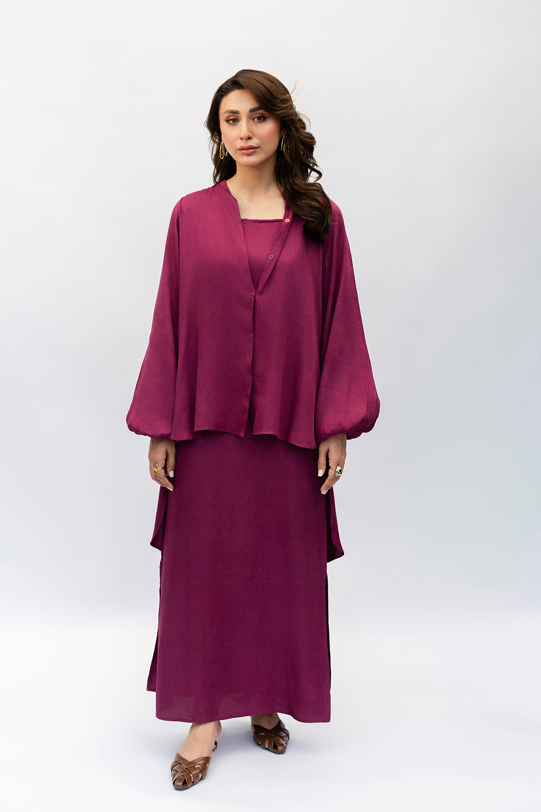 https://cdn.shopify.com/s/files/1/0611/8585/1568/files/W.SS25.933.T-1.jpg?v=1758803074