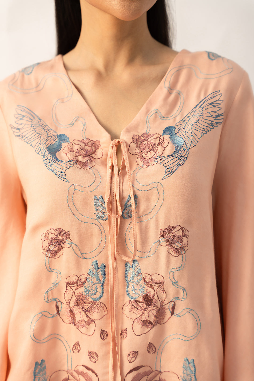 https://cdn.shopify.com/s/files/1/0611/8585/1568/files/W.SS25.937.T-2.jpg?v=1758803243