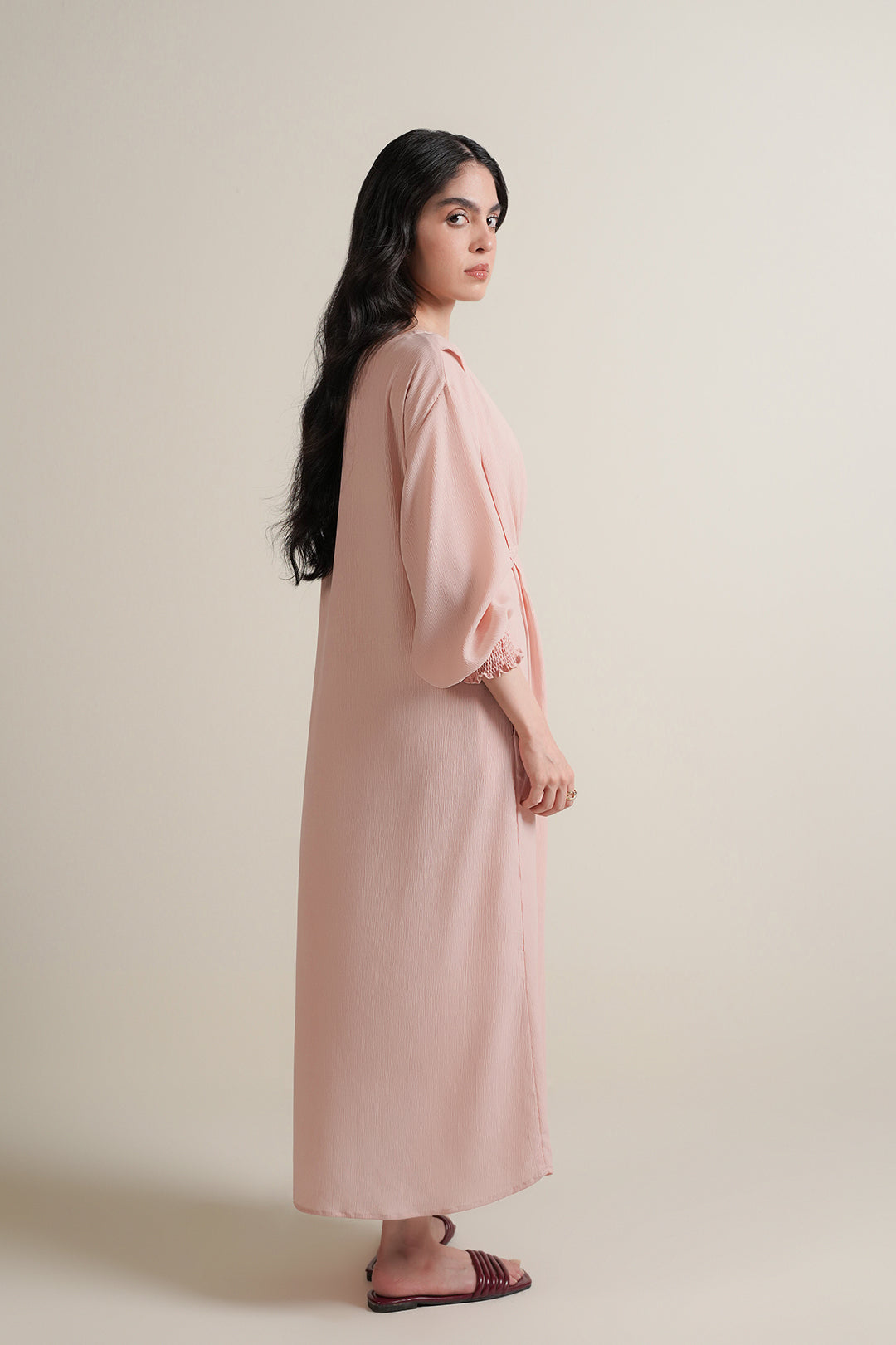 https://cdn.shopify.com/s/files/1/0611/8585/1568/files/W.SS25.950.T-4.jpg?v=1759219474