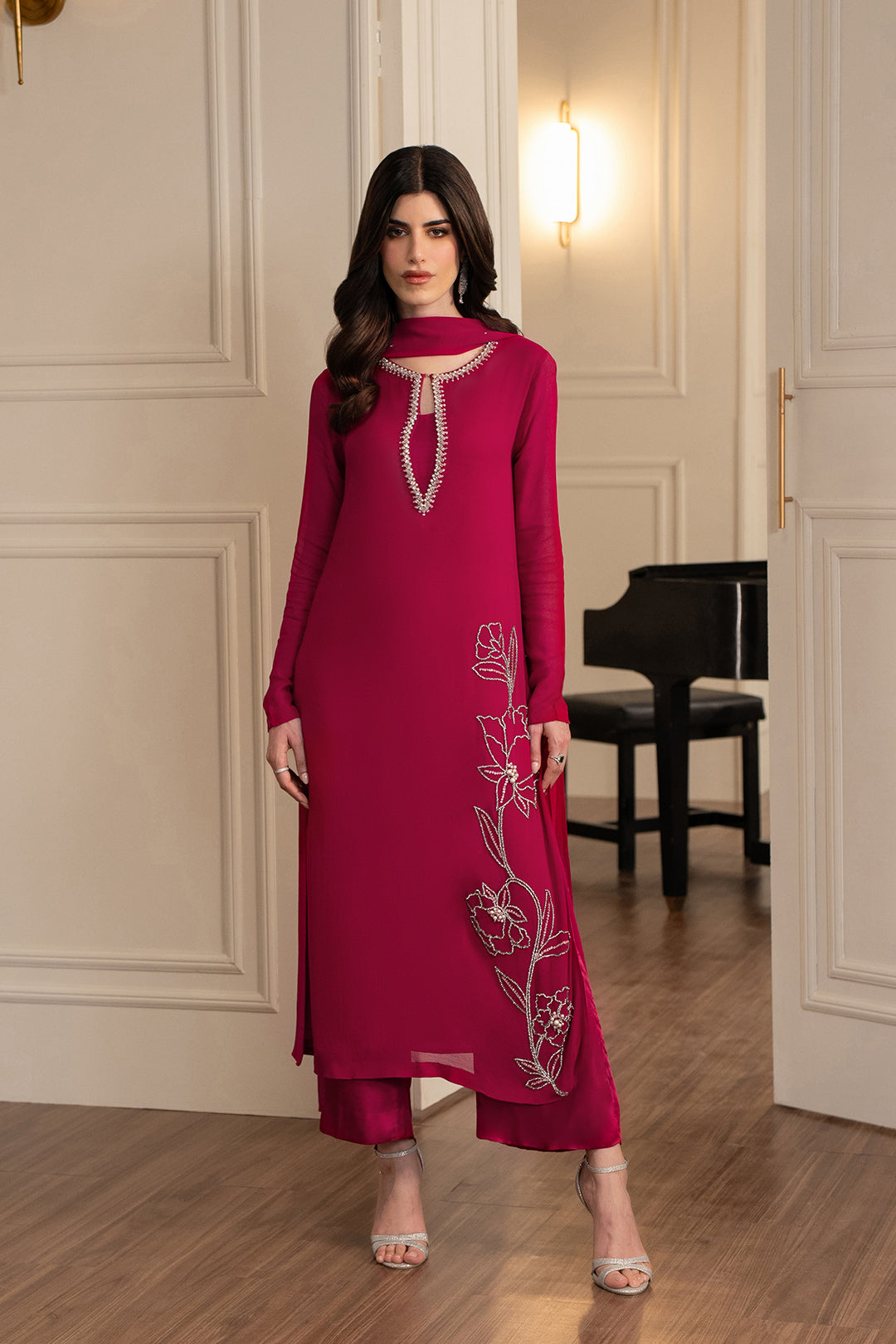 https://cdn.shopify.com/s/files/1/0611/8585/1568/files/W.SS26.011.T-1.jpg?v=1772707811