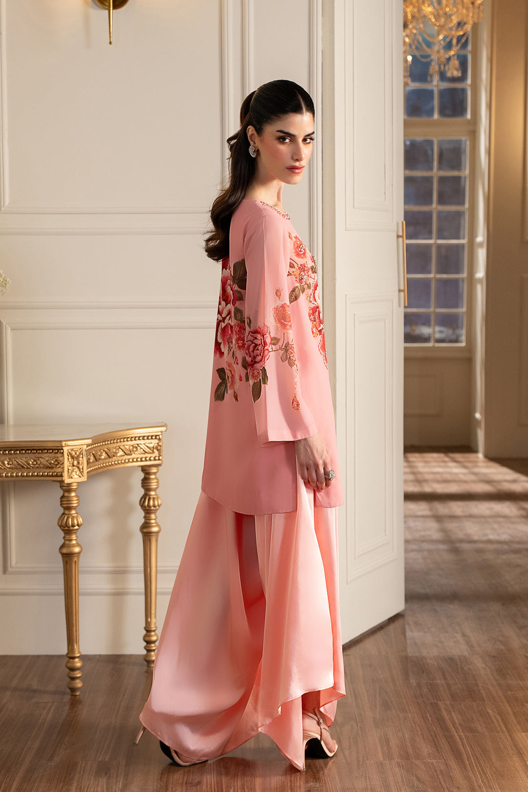 https://cdn.shopify.com/s/files/1/0611/8585/1568/files/W.SS26.022.T-4.jpg?v=1772707910