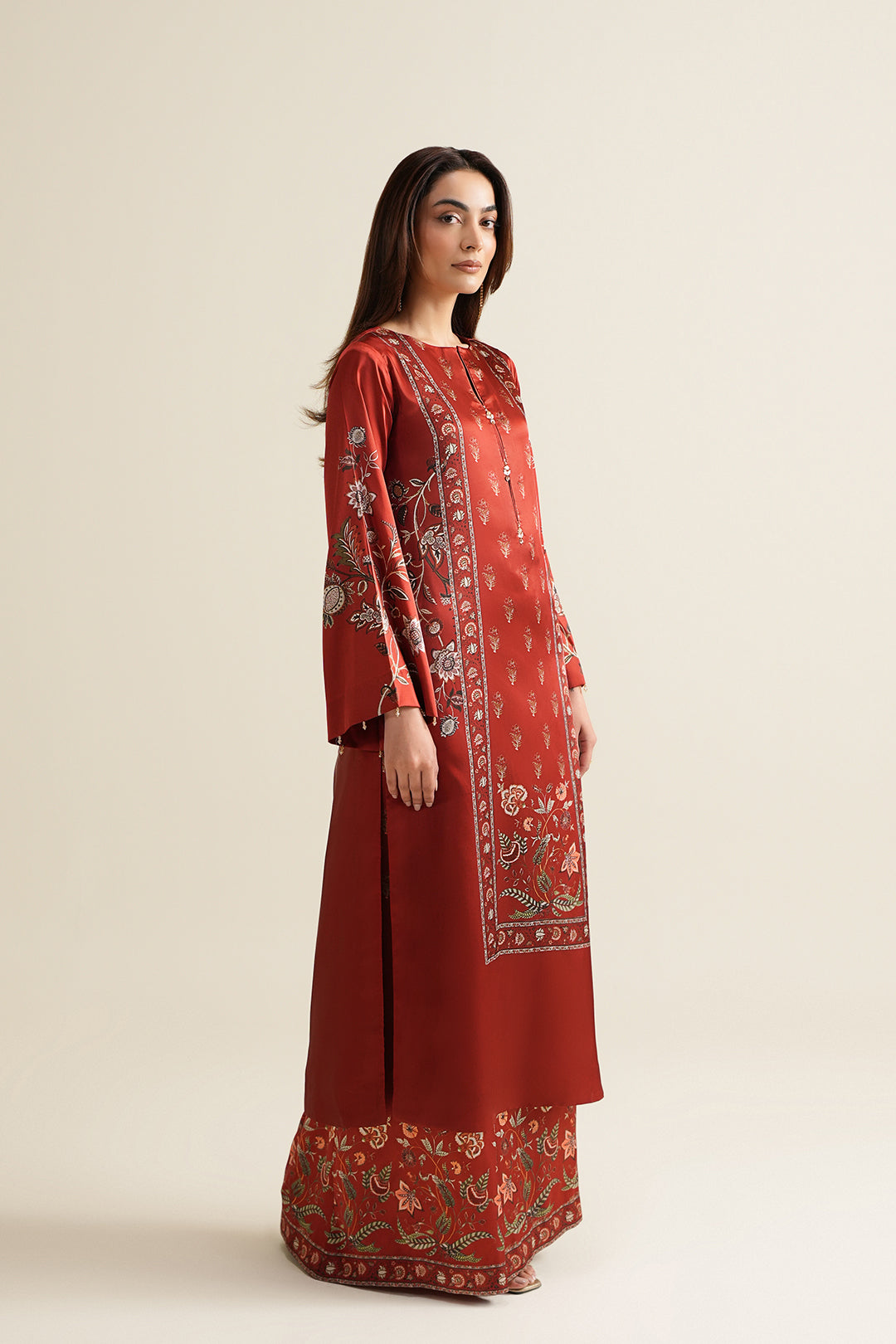 https://cdn.shopify.com/s/files/1/0611/8585/1568/files/W.SS26.032.T-3.jpg?v=1770966224