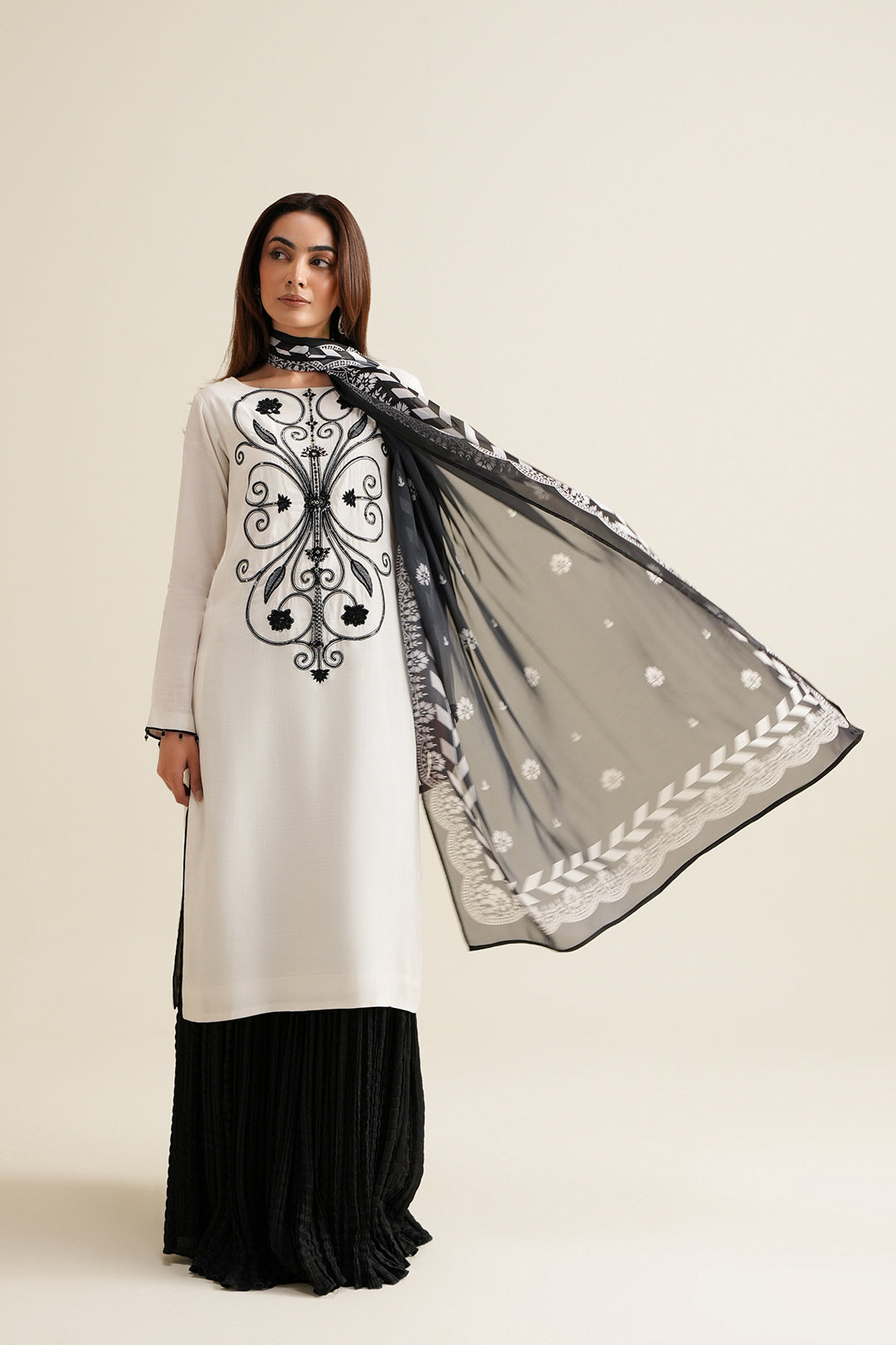 https://cdn.shopify.com/s/files/1/0611/8585/1568/files/W.SS26.063.T-1.jpg?v=1770901041