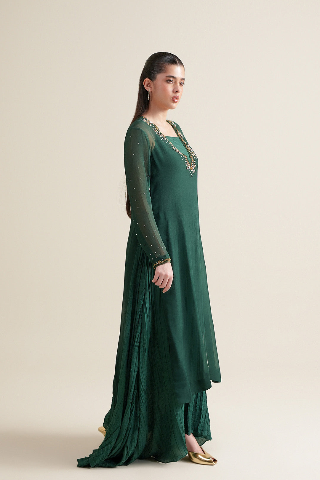 https://cdn.shopify.com/s/files/1/0611/8585/1568/files/W.SS26.074.T-6.jpg?v=1771494951