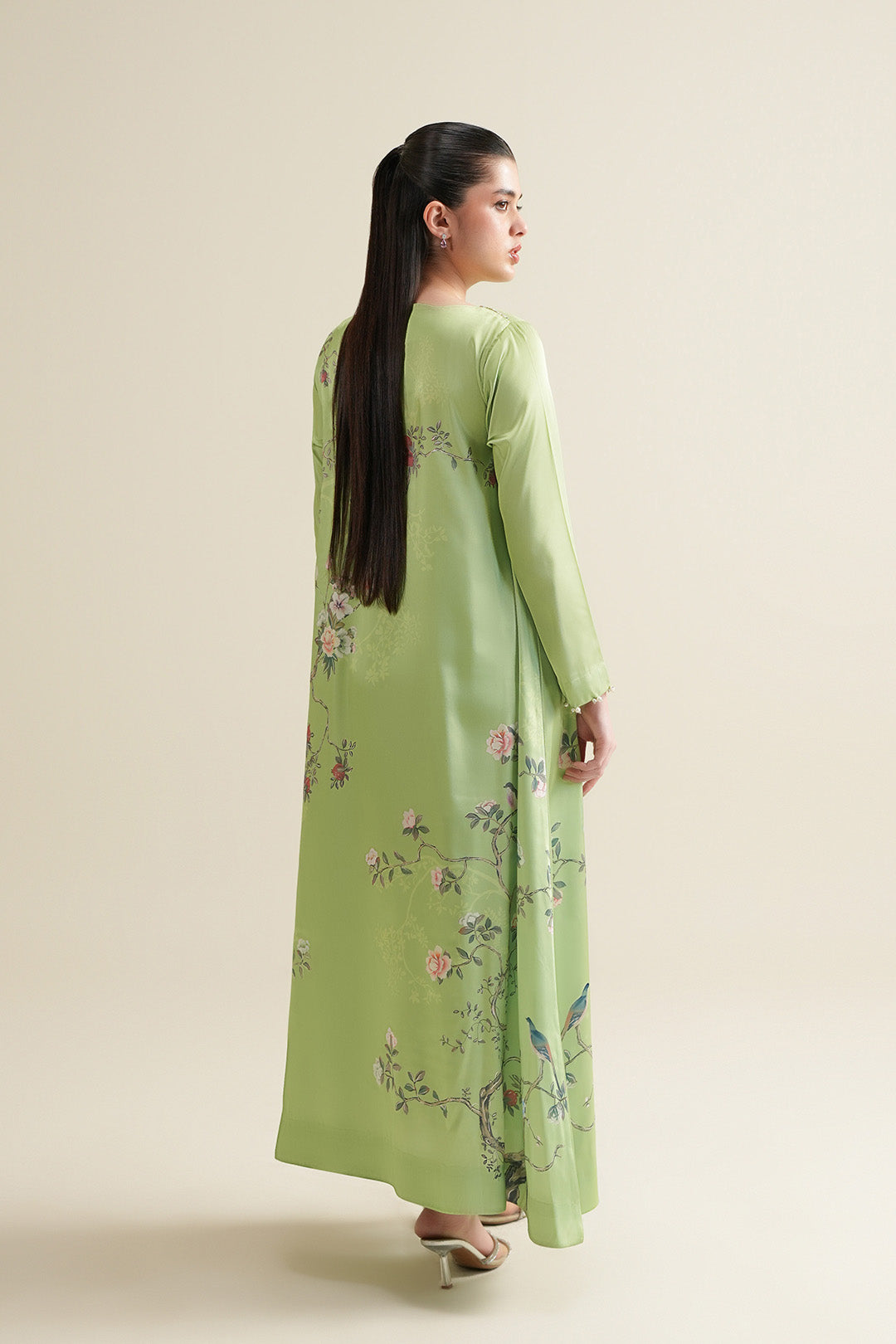 https://cdn.shopify.com/s/files/1/0611/8585/1568/files/W.SS26.080.T-5.jpg?v=1772106005