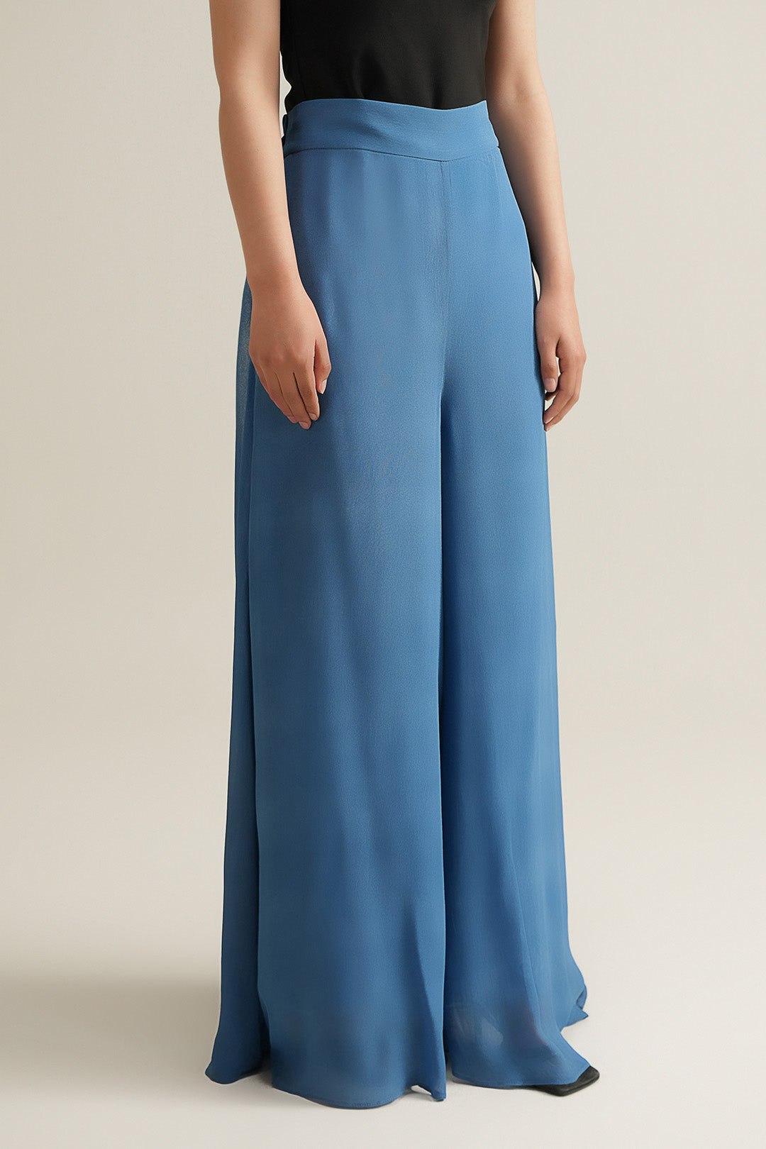 https://cdn.shopify.com/s/files/1/0611/8585/1568/files/W.SS26.095.P-1.jpg?v=1772106649