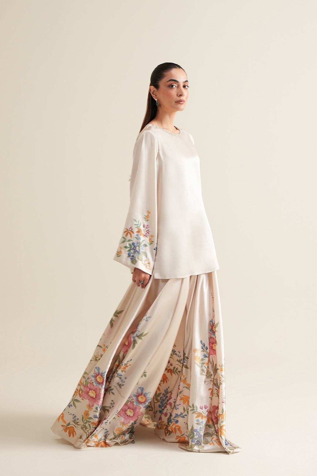 https://cdn.shopify.com/s/files/1/0611/8585/1568/files/W.SS26.098.T-3.jpg?v=1772106680