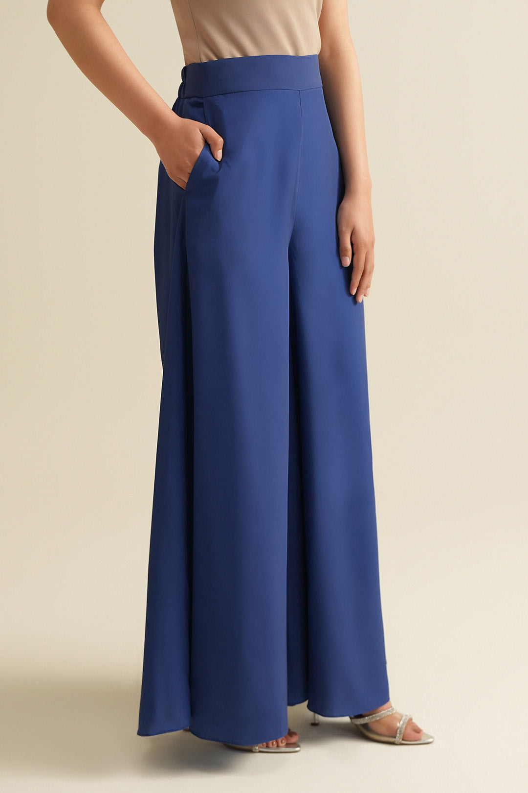 https://cdn.shopify.com/s/files/1/0611/8585/1568/files/W.SS26.118.P-1.jpg?v=1772106800