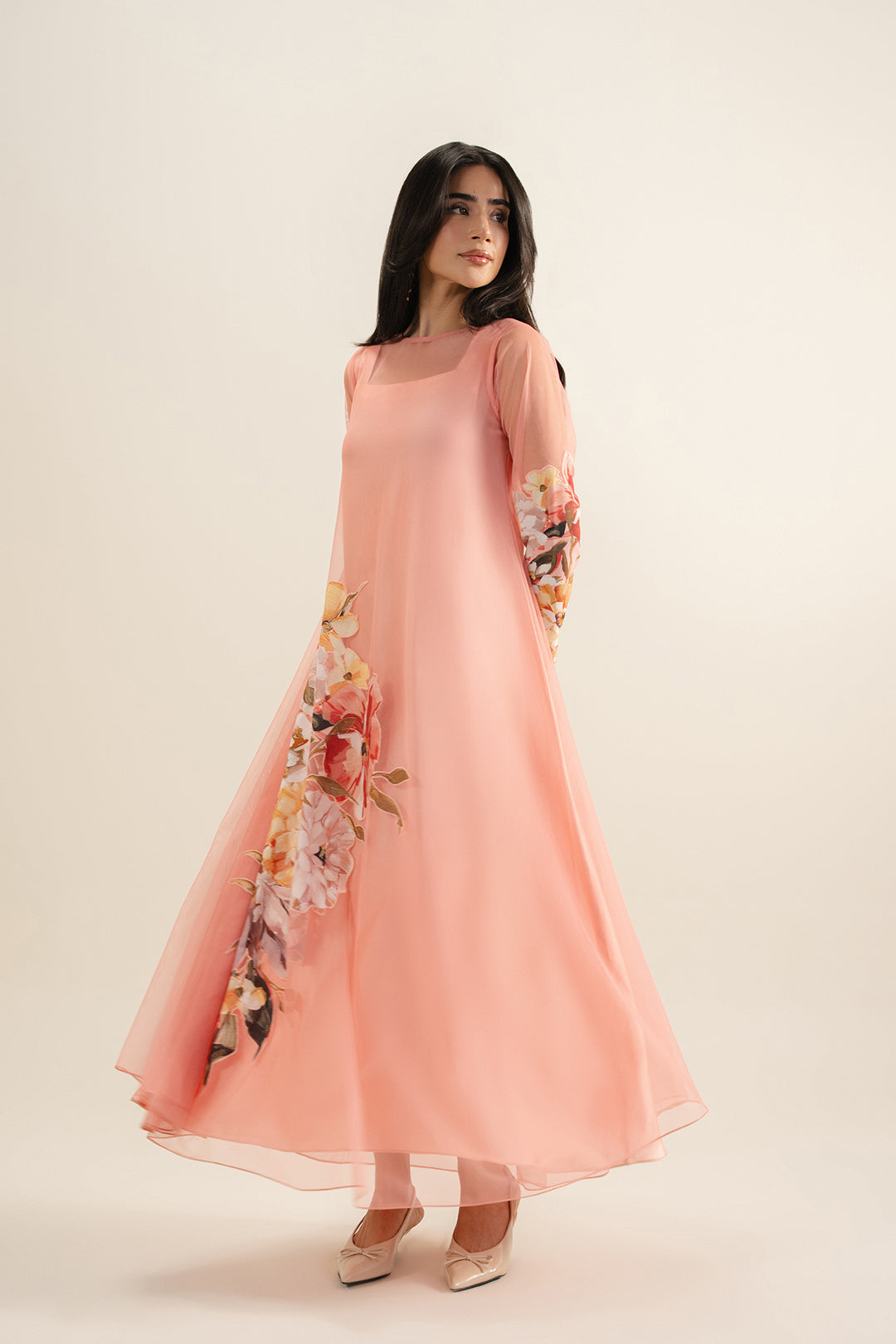 https://cdn.shopify.com/s/files/1/0611/8585/1568/files/W.SS26.123.T-2.jpg?v=1770206473
