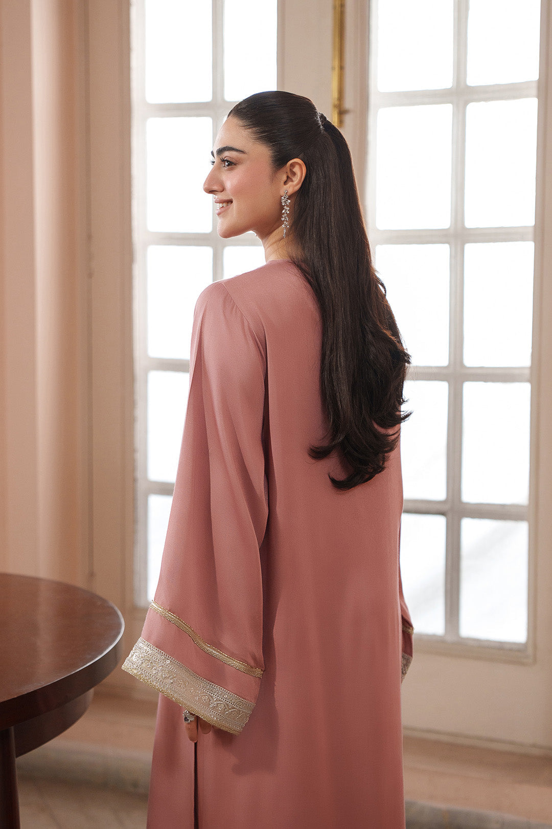 https://cdn.shopify.com/s/files/1/0611/8585/1568/files/W.SS26.158.T-5.jpg?v=1777012435