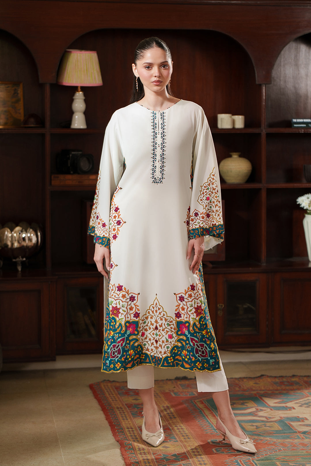 https://cdn.shopify.com/s/files/1/0611/8585/1568/files/W.SS26.162.T-1.jpg?v=1777012516