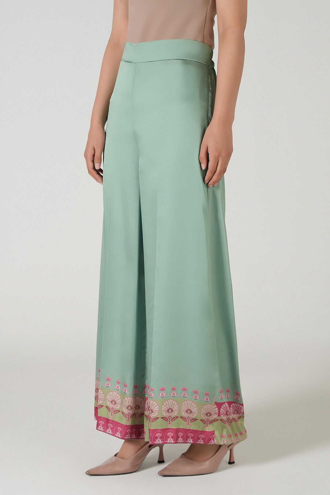 https://cdn.shopify.com/s/files/1/0611/8585/1568/files/W.SS26.171.P-2.jpg?v=1777023436