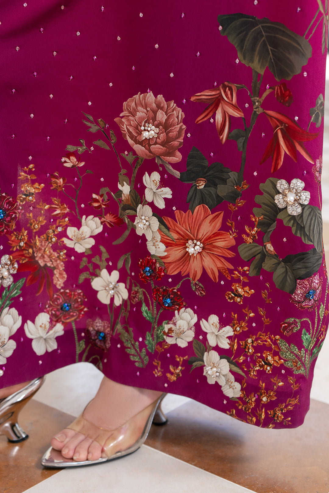https://cdn.shopify.com/s/files/1/0611/8585/1568/files/W.SS26.197.T-5.jpg?v=1777367474