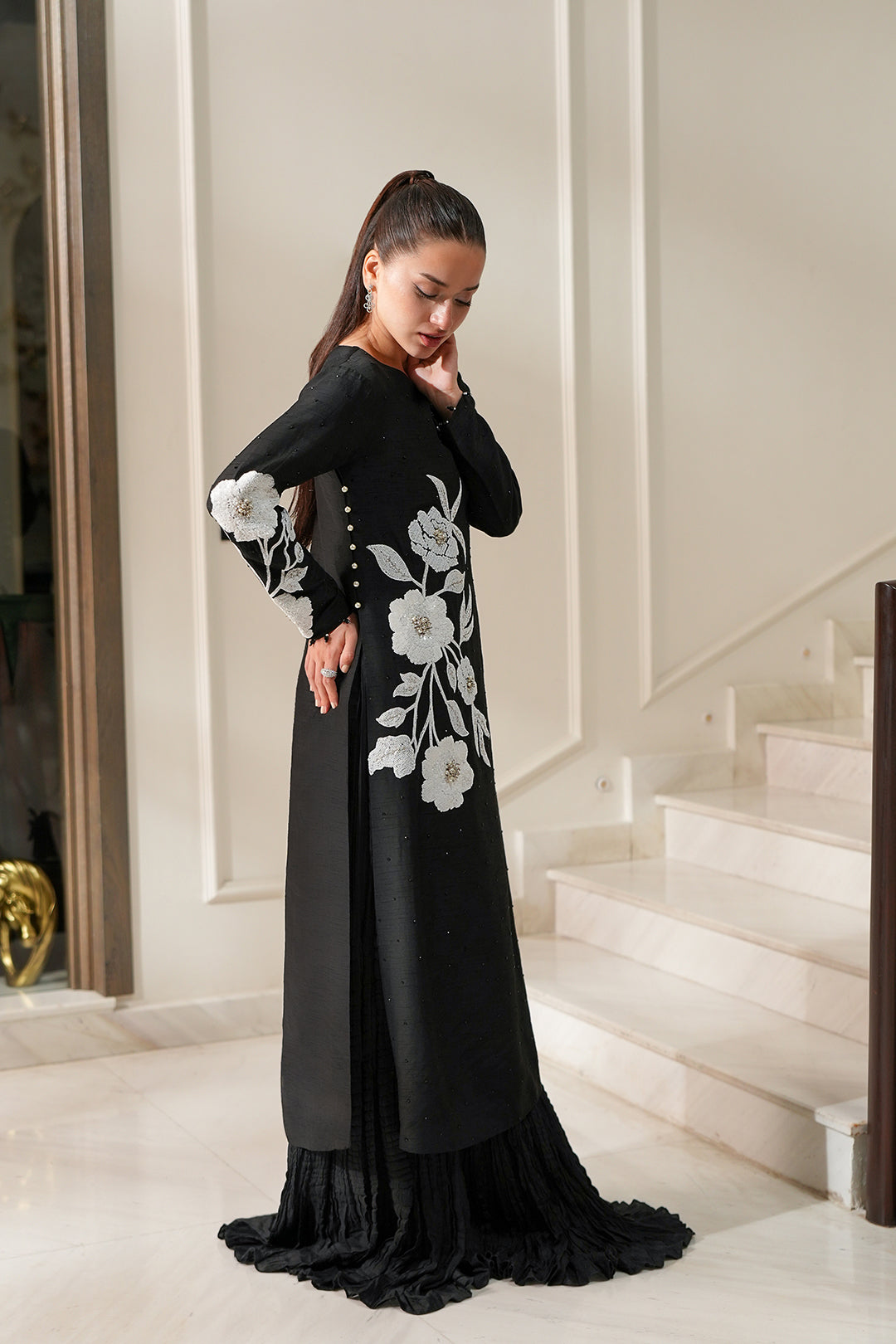 https://cdn.shopify.com/s/files/1/0611/8585/1568/files/W.SS26.206.T-3.jpg?v=1778133830