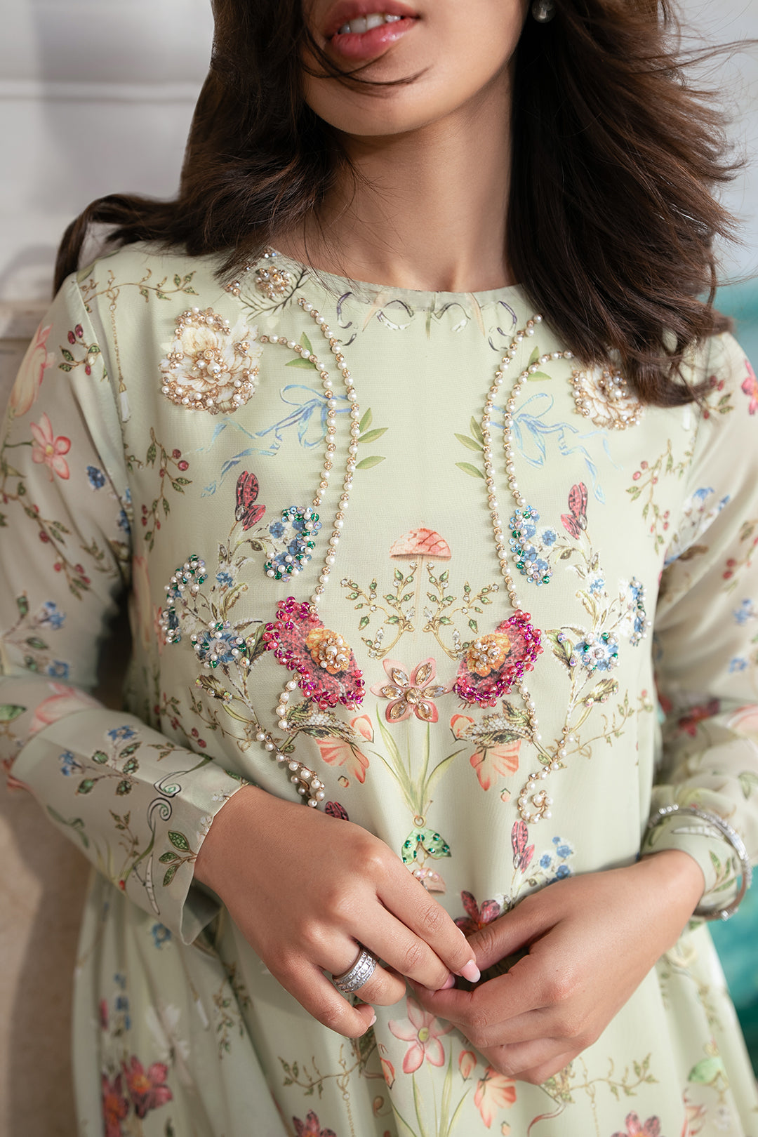 https://cdn.shopify.com/s/files/1/0611/8585/1568/files/W.SS26.207.T-2.jpg?v=1777367527