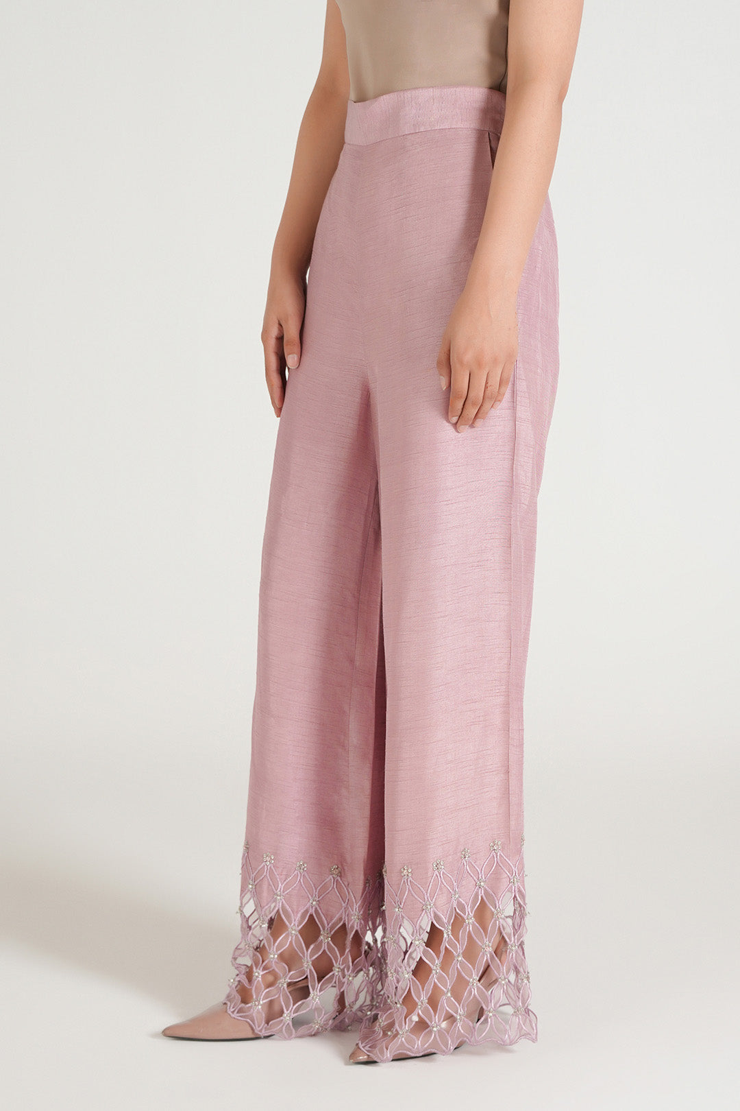 https://cdn.shopify.com/s/files/1/0611/8585/1568/files/W.SS26.224.P-2.jpg?v=1778160474