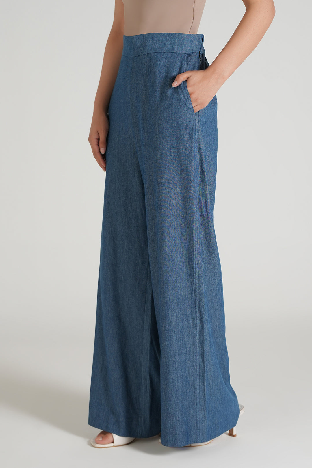 https://cdn.shopify.com/s/files/1/0611/8585/1568/files/W.SS26.303.P-2.jpg?v=1775800032