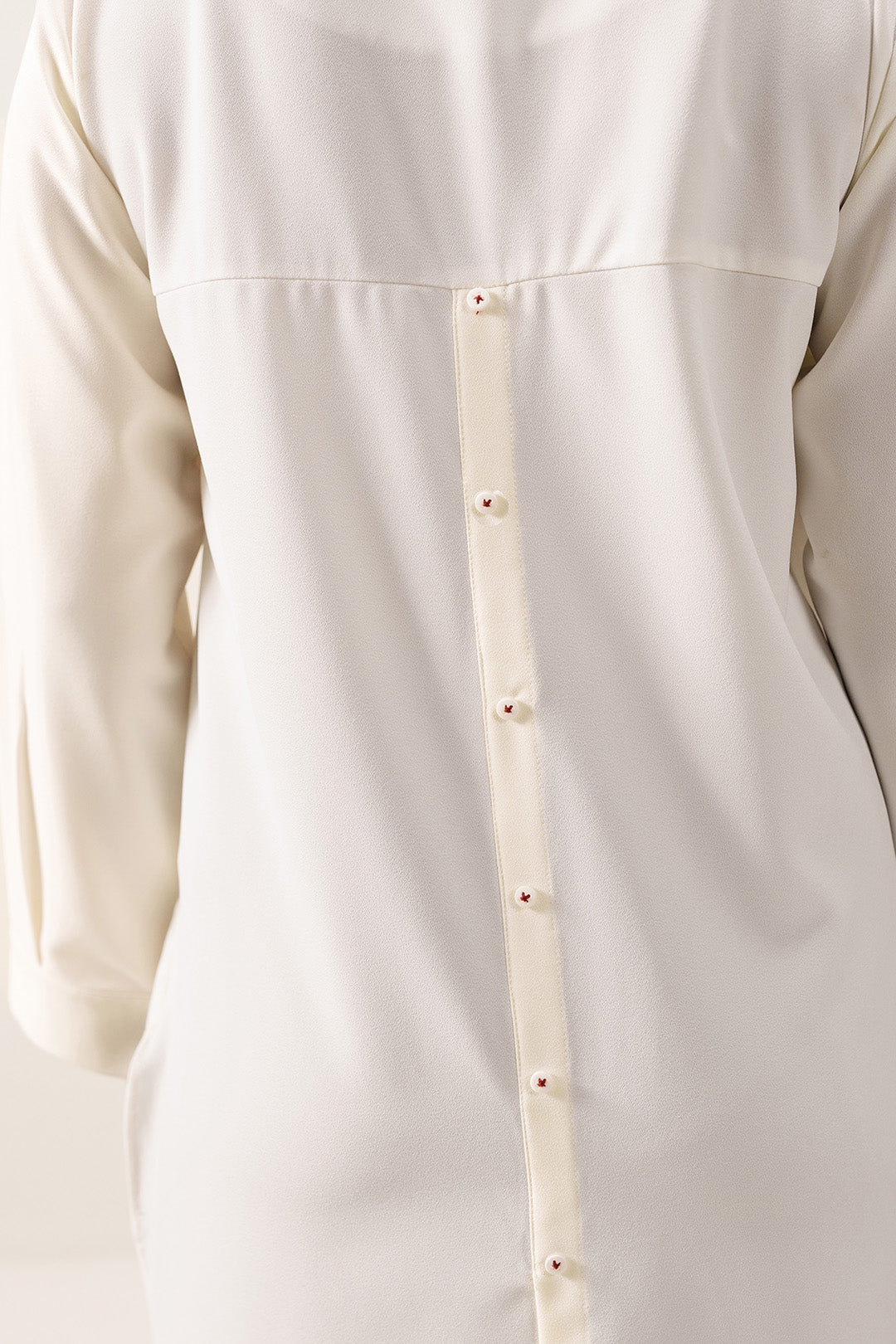 https://cdn.shopify.com/s/files/1/0611/8585/1568/files/W.SS26.332.T-3.jpg?v=1775196094