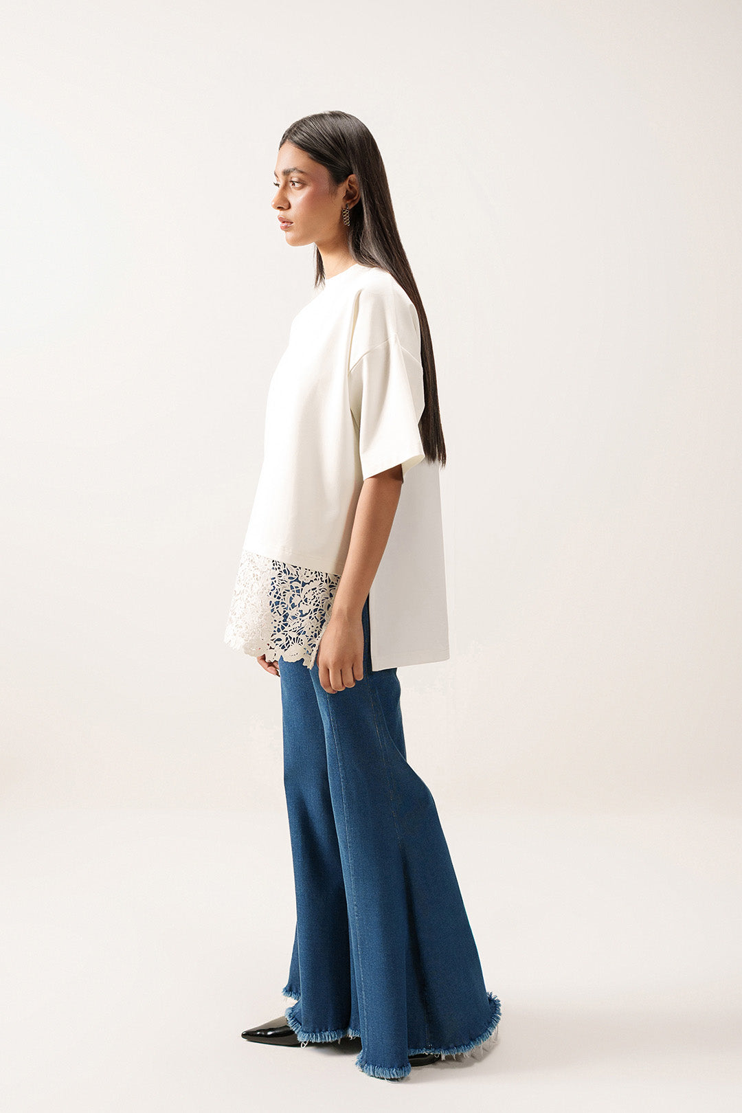 https://cdn.shopify.com/s/files/1/0611/8585/1568/files/W.SS26.333.T-4.jpg?v=1775196107