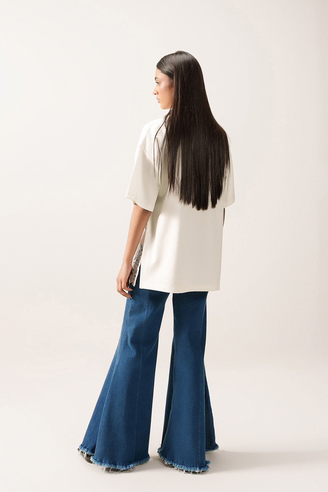 https://cdn.shopify.com/s/files/1/0611/8585/1568/files/W.SS26.333.T-5.jpg?v=1775196107