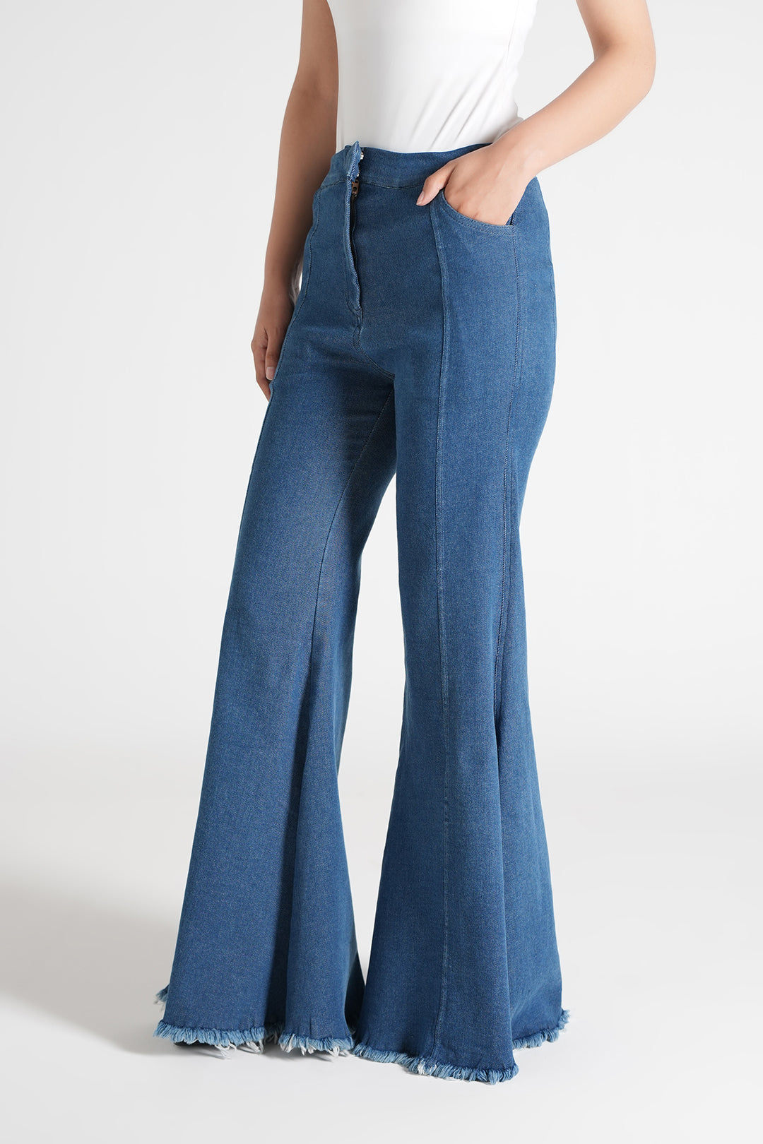 https://cdn.shopify.com/s/files/1/0611/8585/1568/files/W.SS26.340.P-2.jpg?v=1775196163