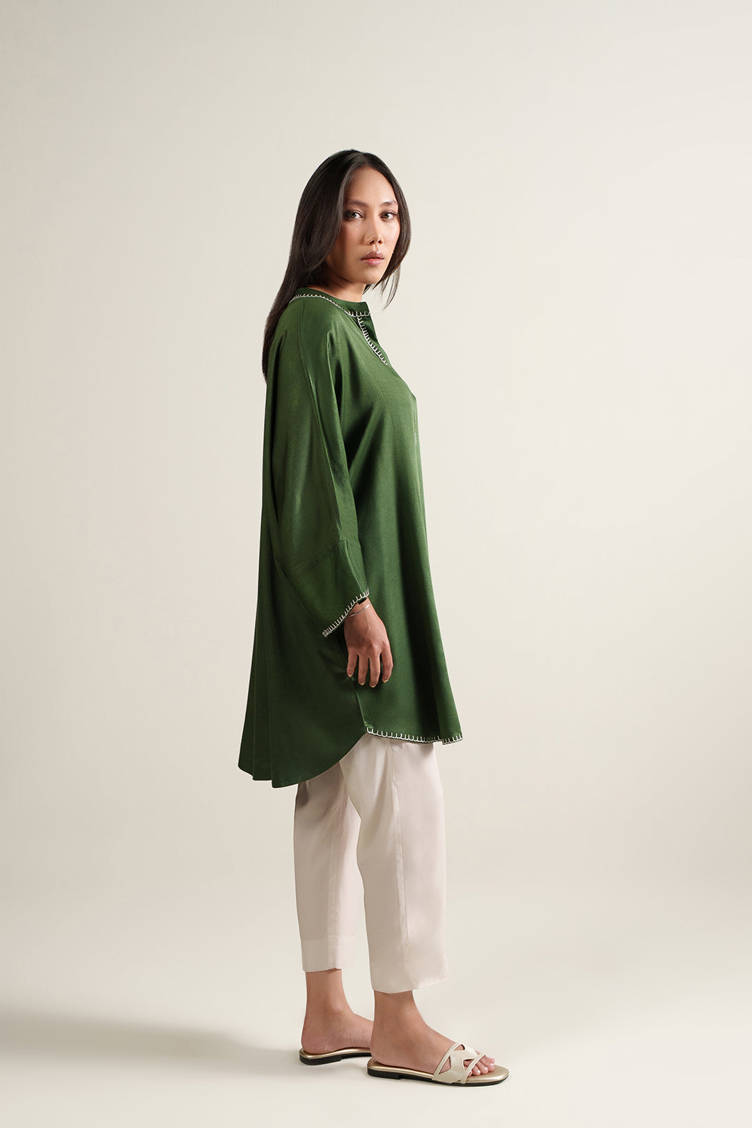 https://cdn.shopify.com/s/files/1/0611/8585/1568/files/W.SS26.359.T-3.jpg?v=1776412326