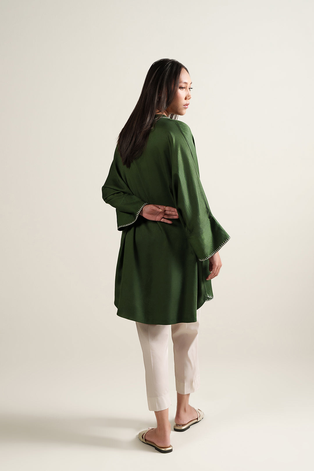 https://cdn.shopify.com/s/files/1/0611/8585/1568/files/W.SS26.359.T-4.jpg?v=1776412326