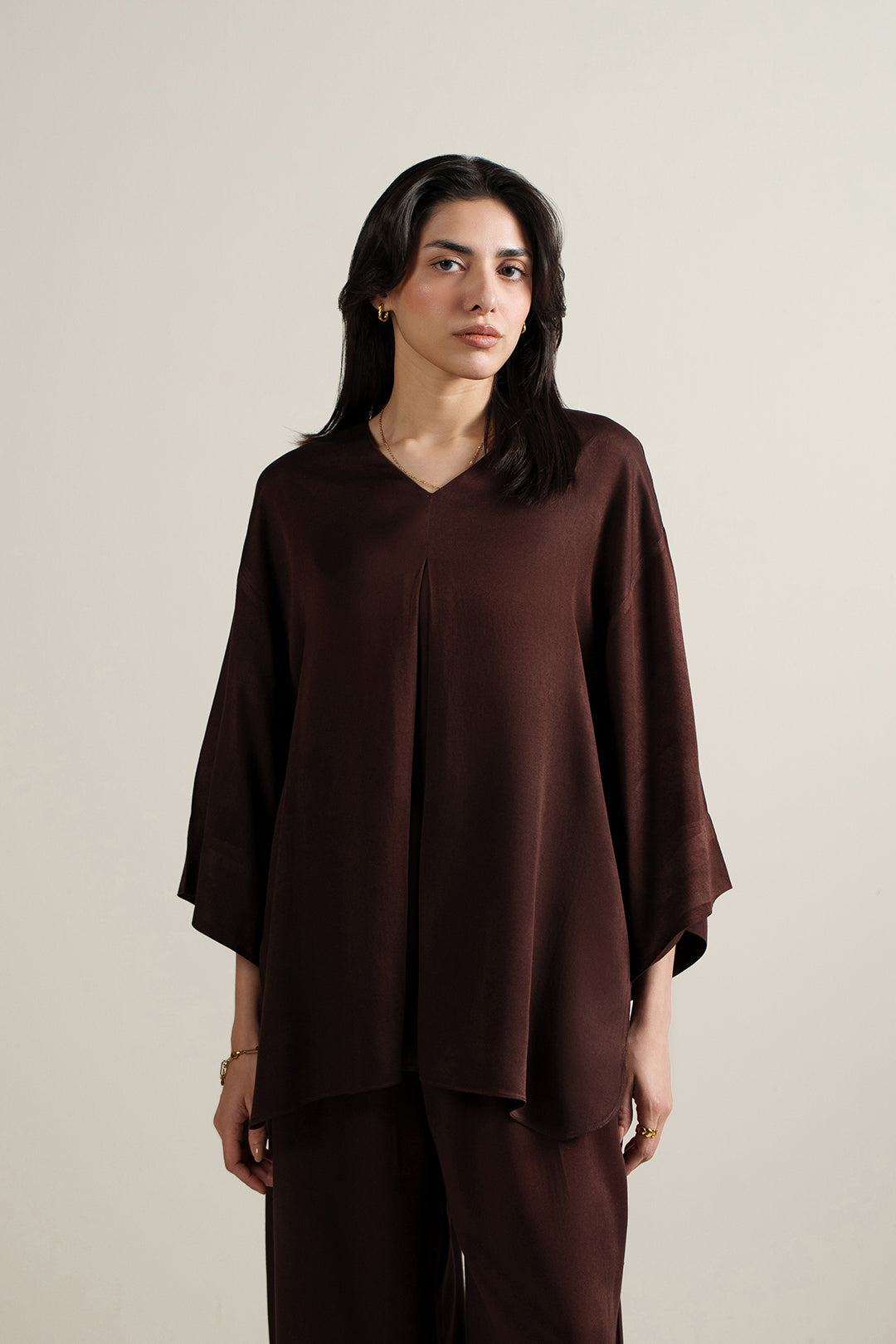 https://cdn.shopify.com/s/files/1/0611/8585/1568/files/W.SS26.365.T-2.jpg?v=1776412402