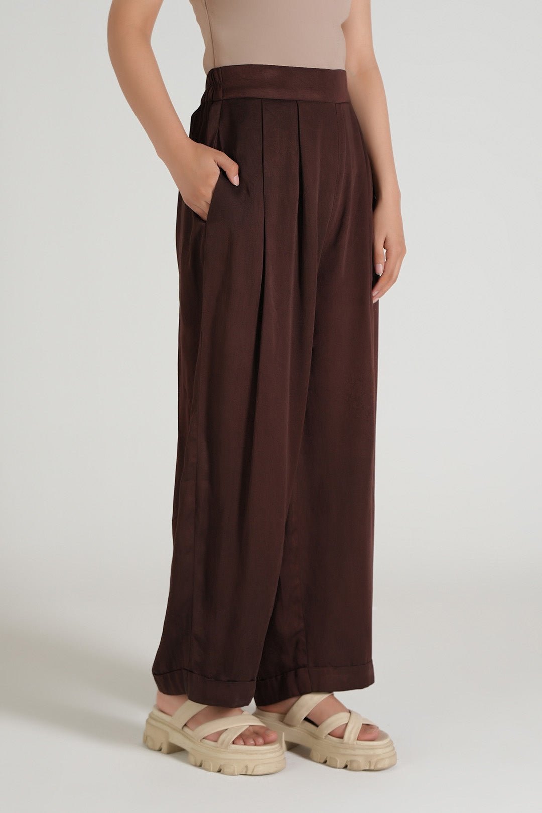 https://cdn.shopify.com/s/files/1/0611/8585/1568/files/W.SS26.373.P-1.jpg?v=1776418015