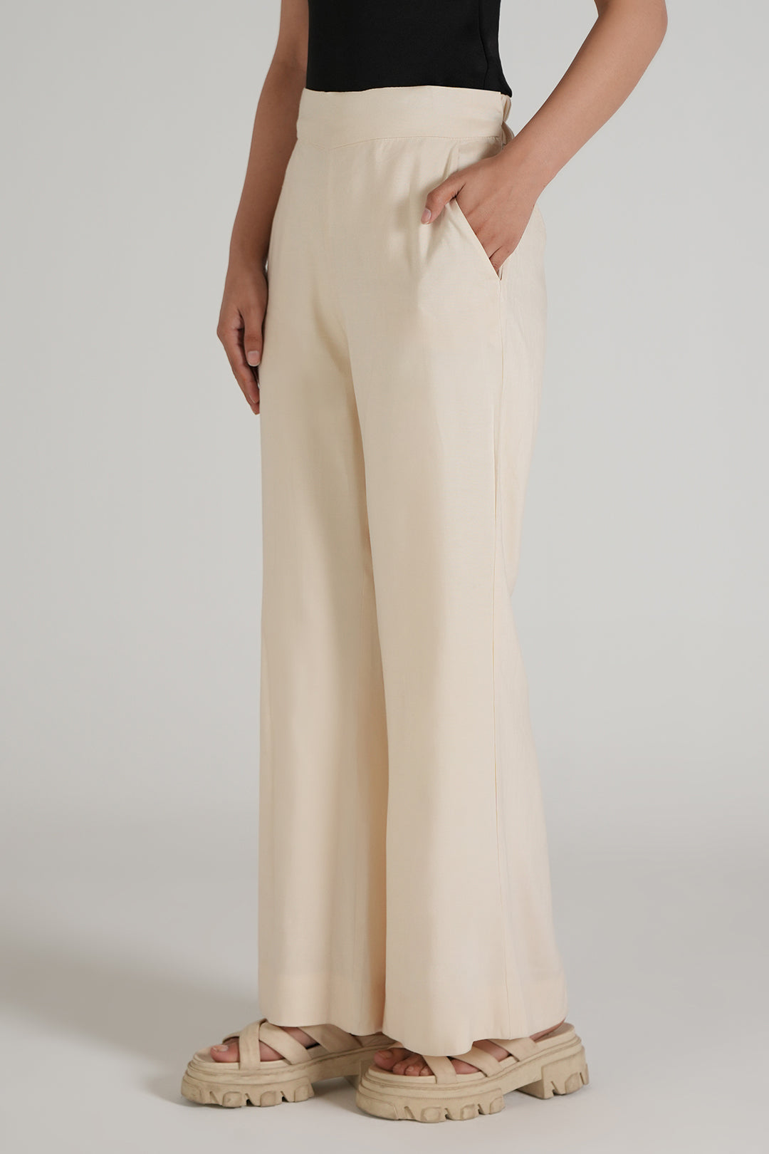 https://cdn.shopify.com/s/files/1/0611/8585/1568/files/W.SS26.375.P-2.jpg?v=1776418040