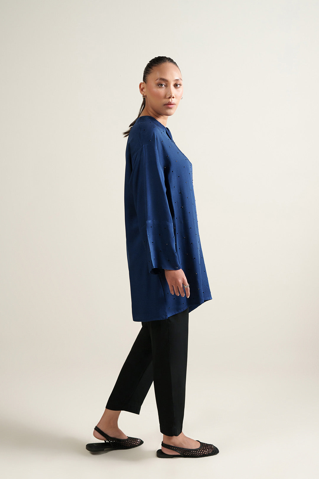 https://cdn.shopify.com/s/files/1/0611/8585/1568/files/W.SS26.376.T-3.jpg?v=1776412499