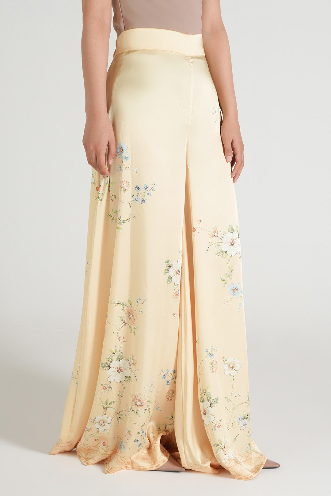 https://cdn.shopify.com/s/files/1/0611/8585/1568/files/W.SS26.412.P-1.jpg?v=1778160732