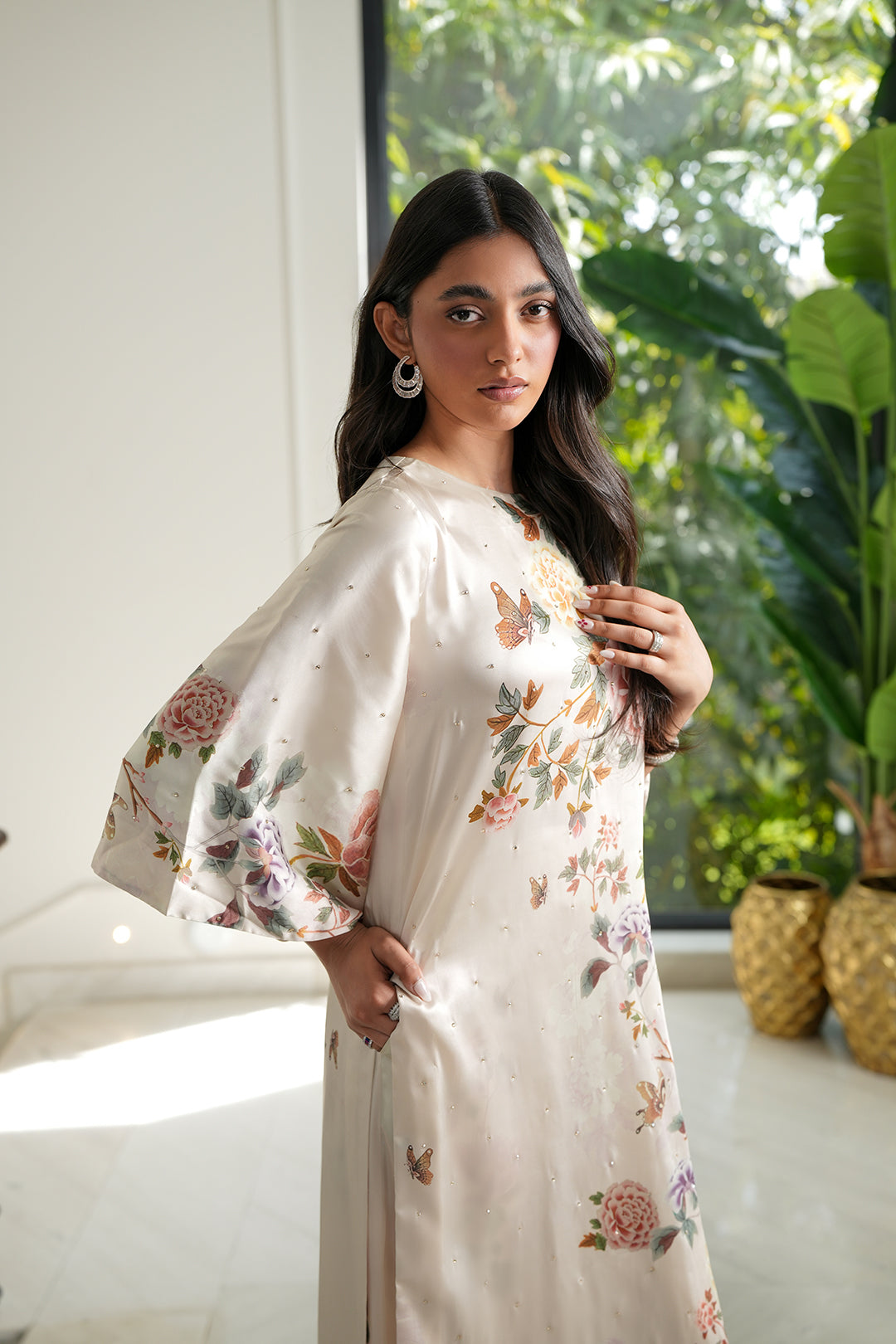 https://cdn.shopify.com/s/files/1/0611/8585/1568/files/W.SS26.469.T-2.jpg?v=1778134149