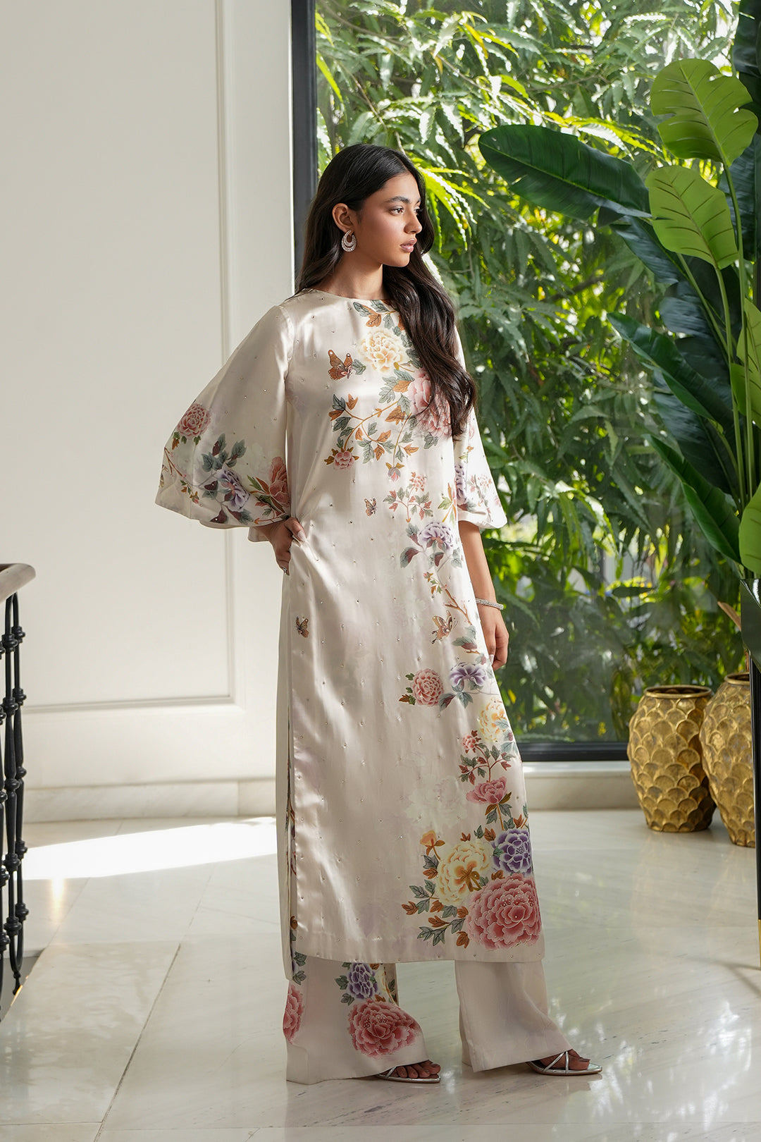 https://cdn.shopify.com/s/files/1/0611/8585/1568/files/W.SS26.469.T-3.jpg?v=1778134149