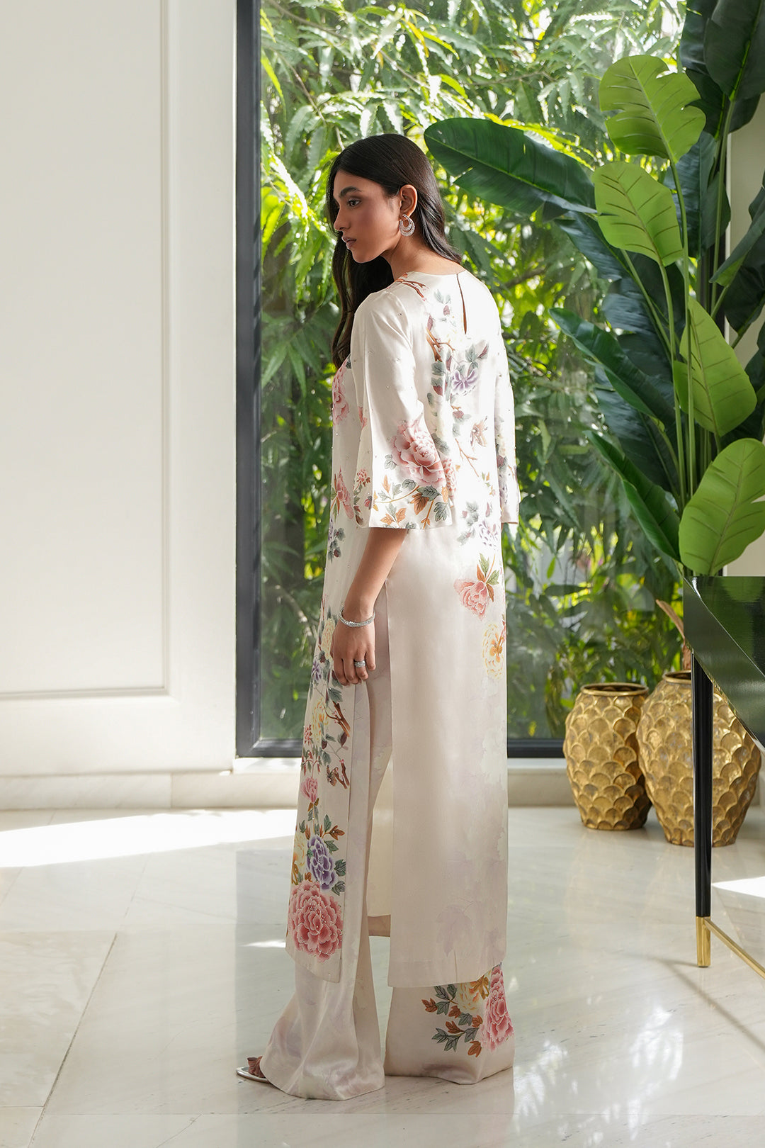 https://cdn.shopify.com/s/files/1/0611/8585/1568/files/W.SS26.469.T-4.jpg?v=1778134149
