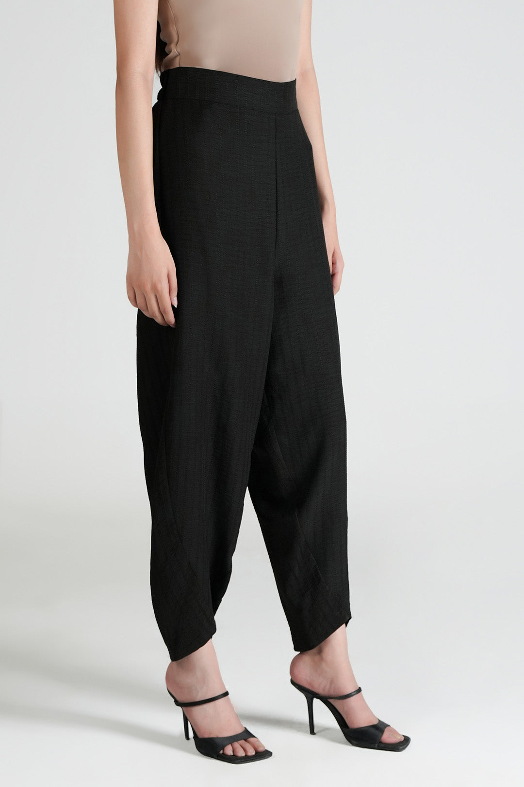 https://cdn.shopify.com/s/files/1/0611/8585/1568/files/W.SS26.510.P-1.jpg?v=1781243709