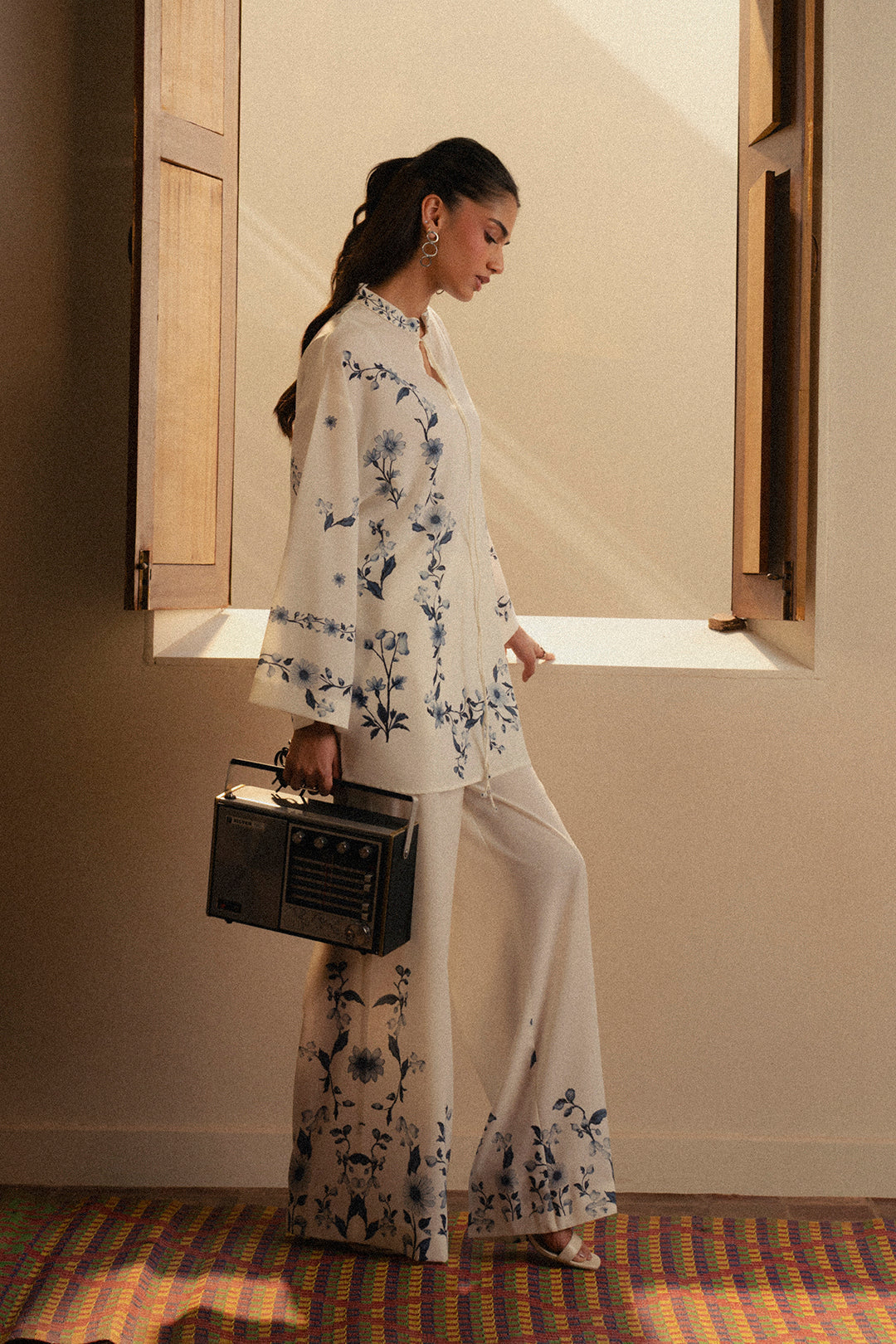 https://cdn.shopify.com/s/files/1/0611/8585/1568/files/W.SS26.563.T-3.jpg?v=1781243098