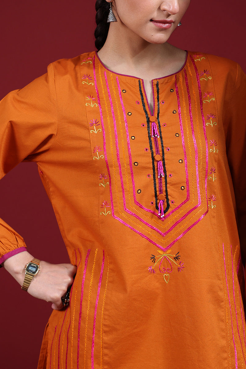 Hand-Embroidered Sainchi Set
