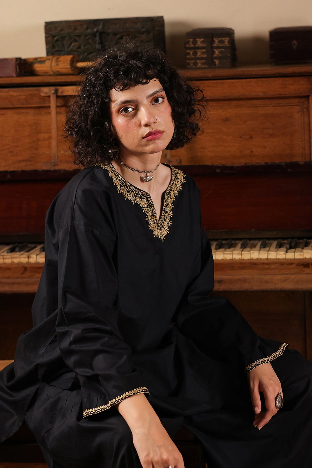 Golden Whisper Farshi Set