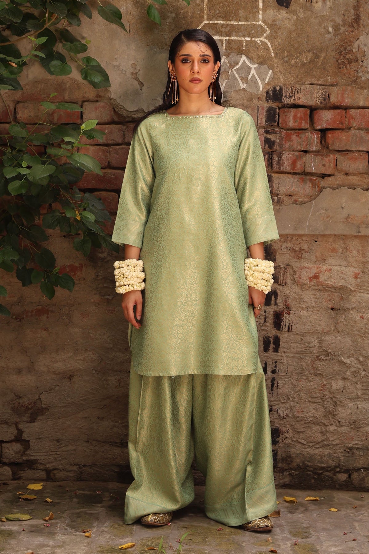 Golden Weave Farshi Set