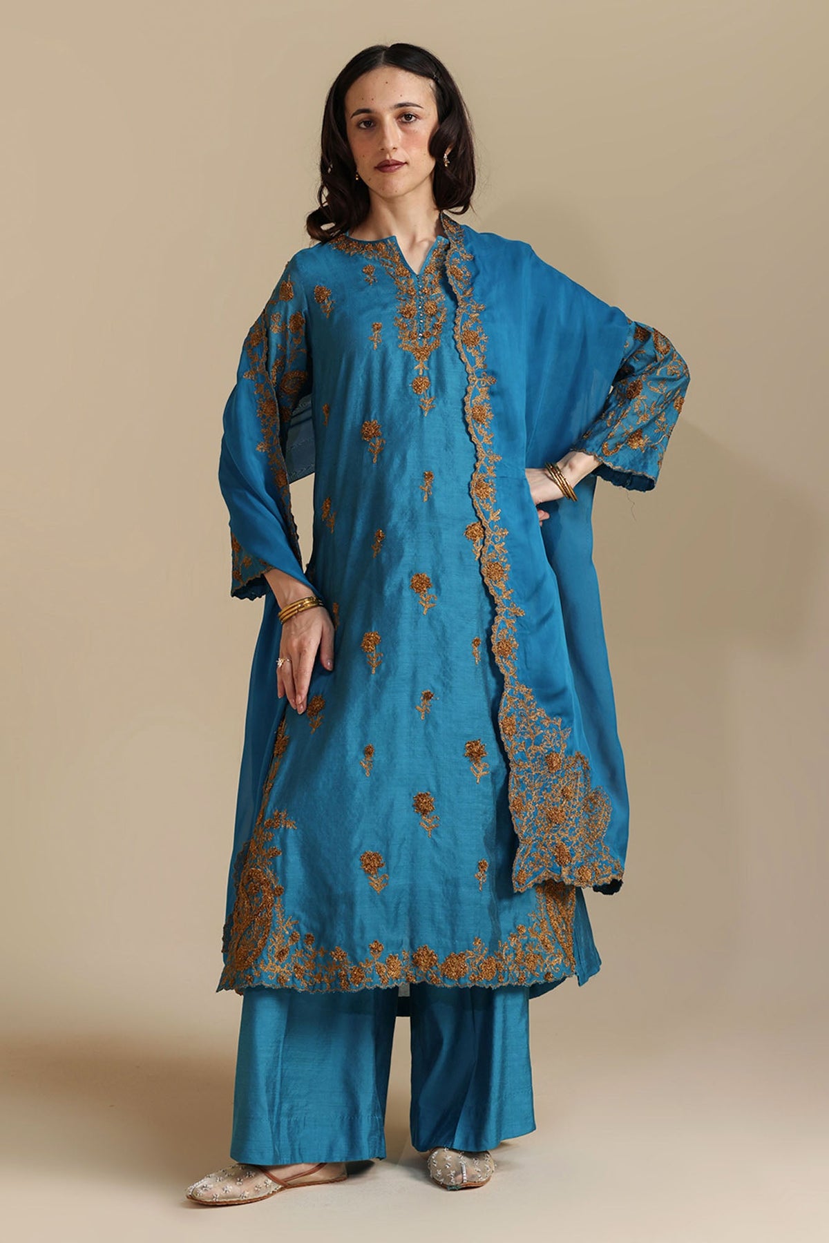 Zar Naqsh Embroidered Ensemble