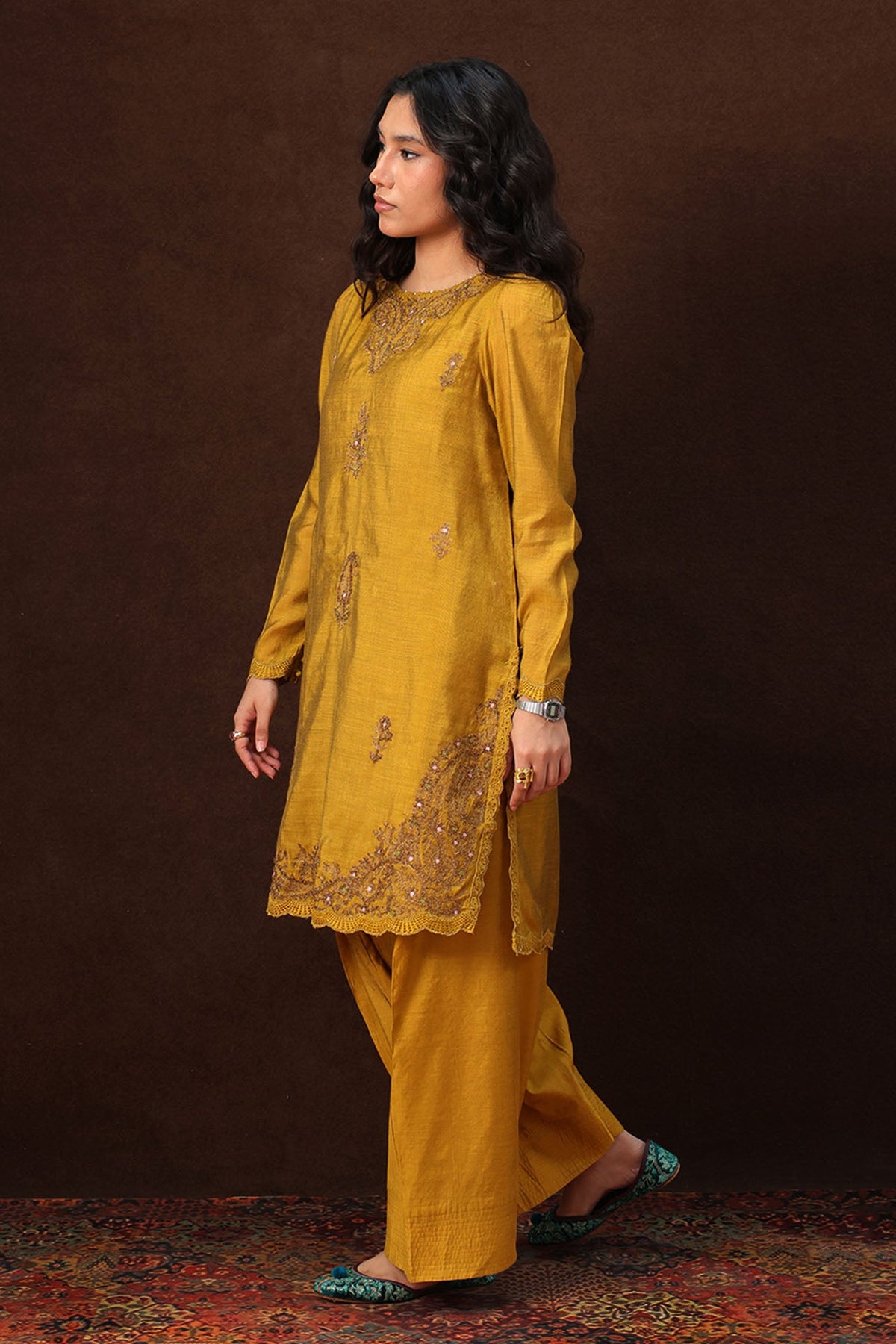 Zar Embroidered Set
