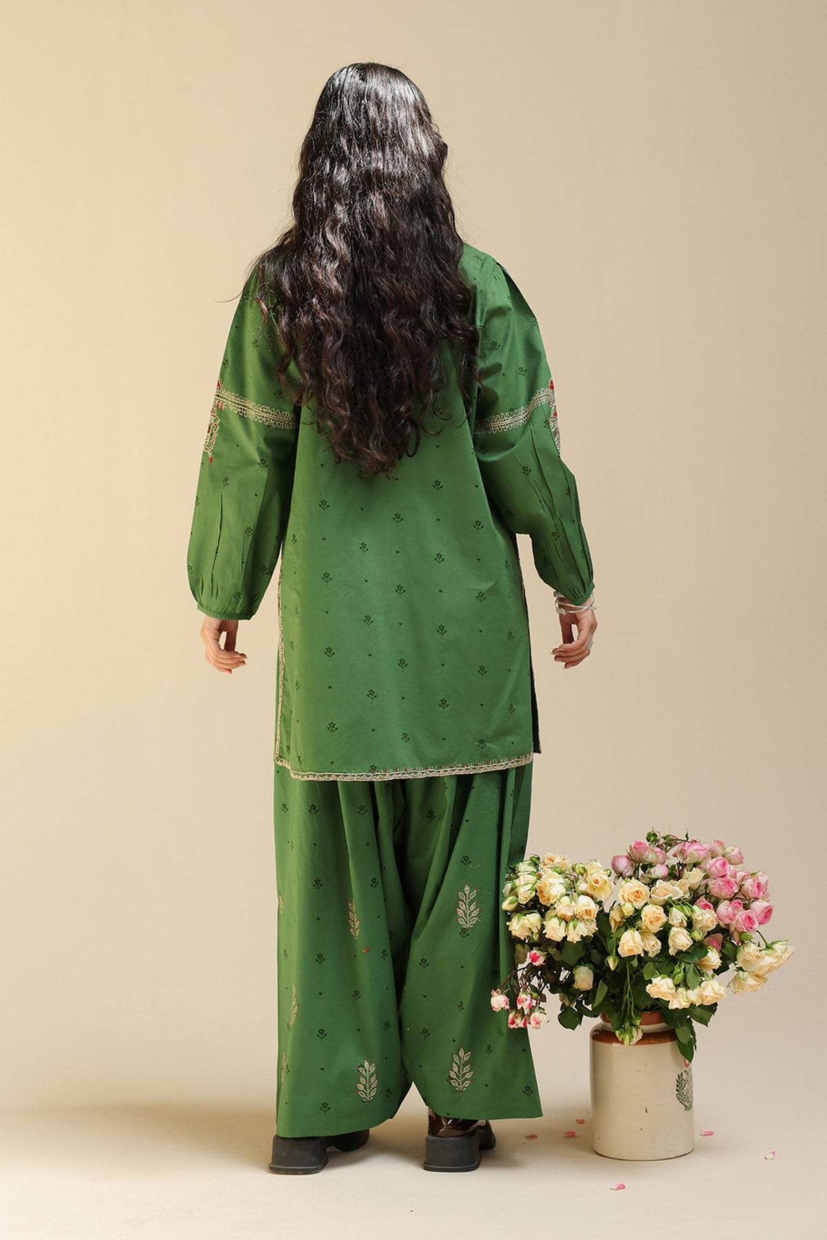 Gardenia Hand-Embroidered Set
