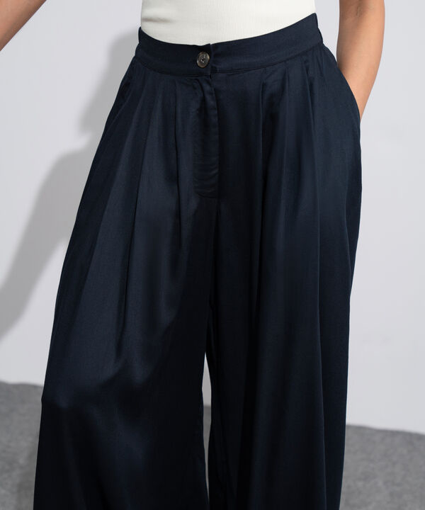 Linen Blend Pleated Trousers