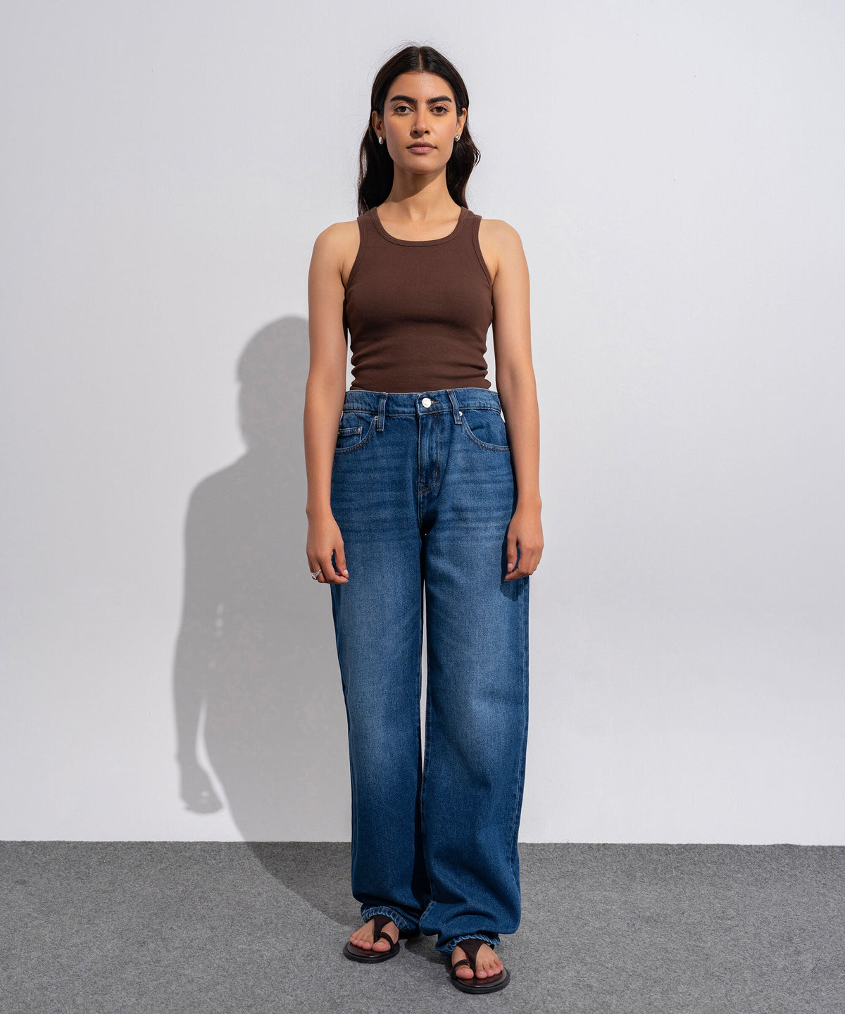 Mid-Rise Straight-Fit Jeans WDNMV1026007