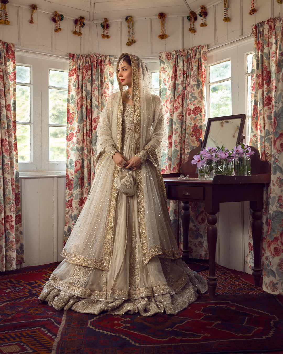 Faiza Saqlain – Anamta Style