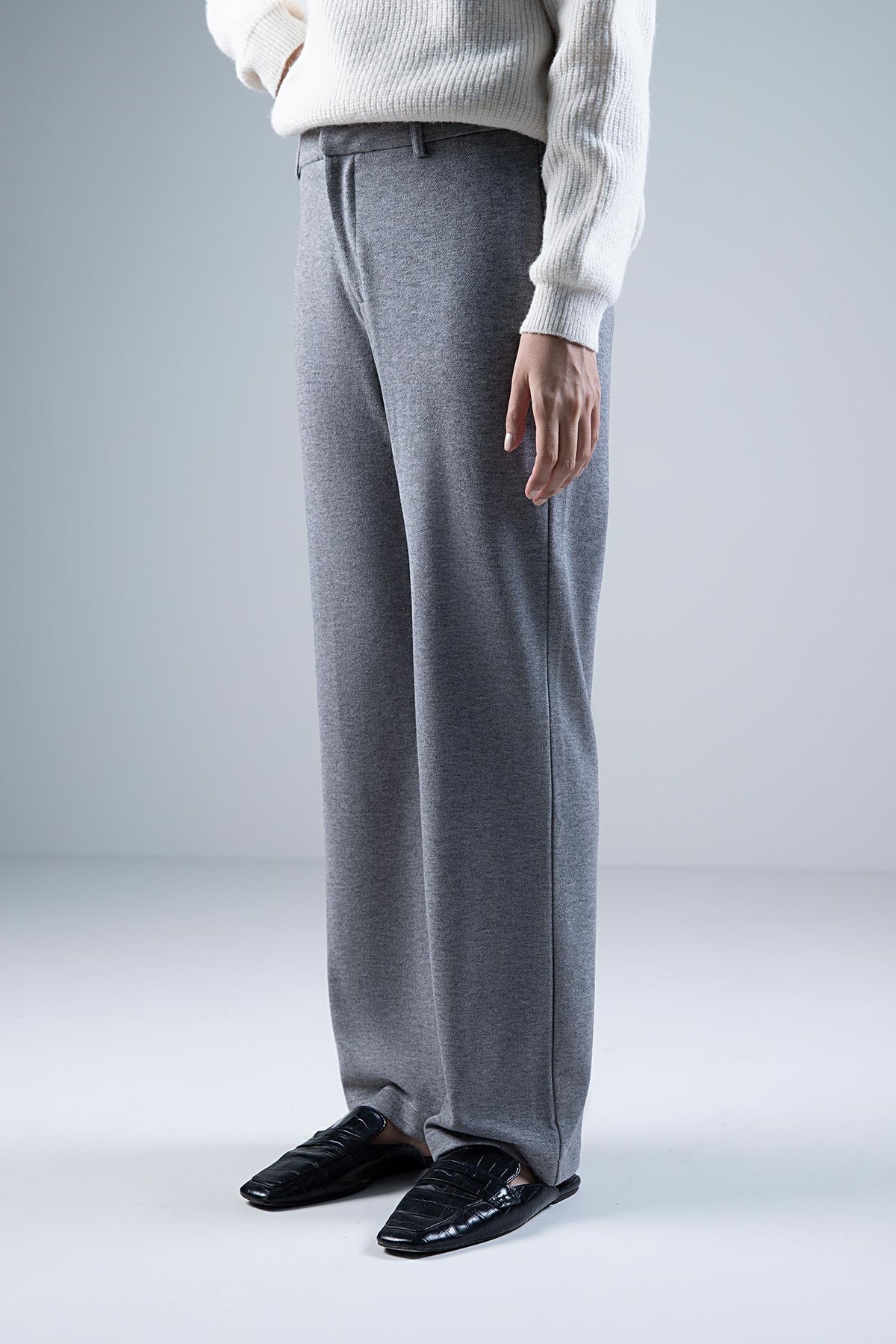 Relaxed Straight Pants