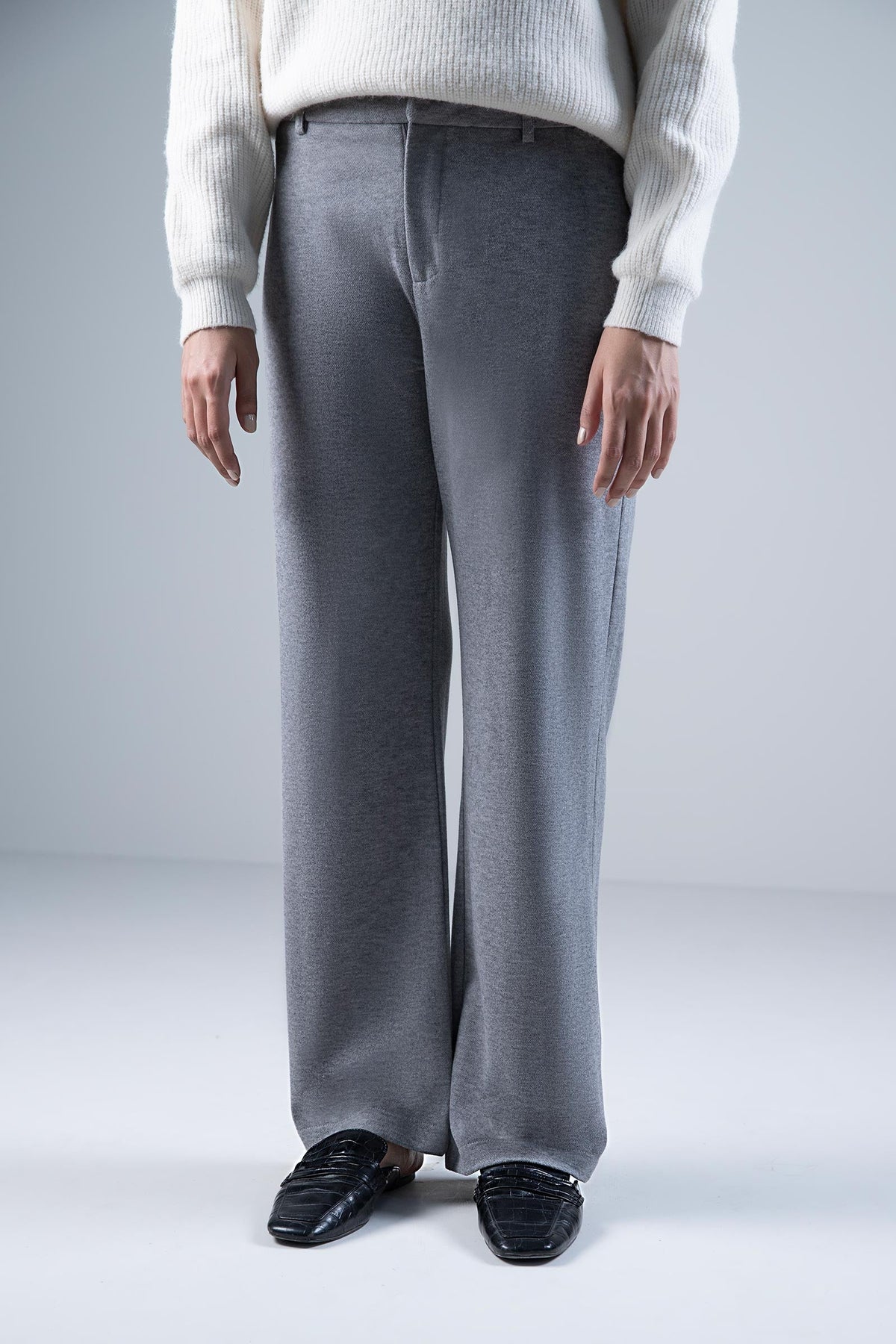 Relaxed Straight Pants