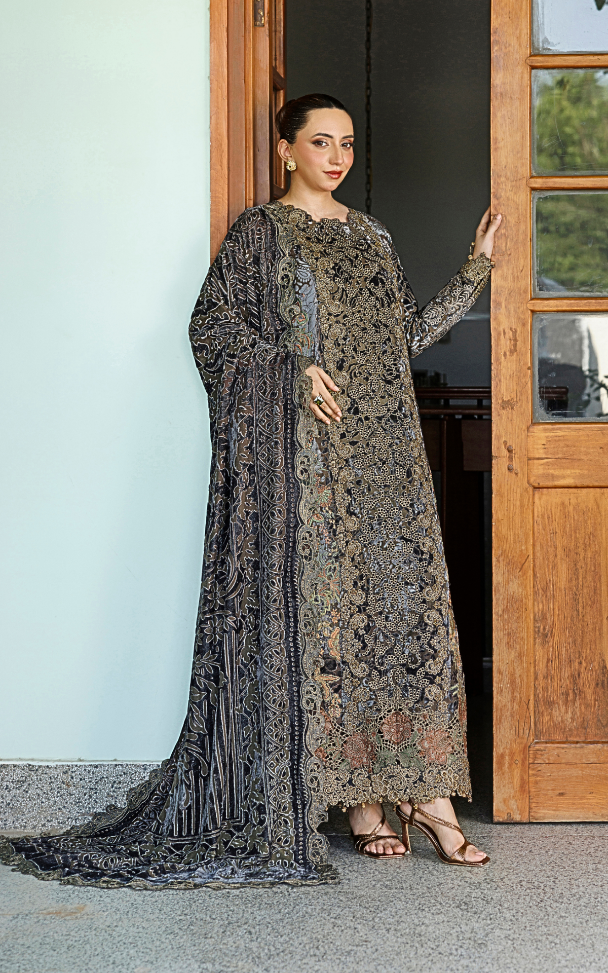 Magnolia (WLXU-05) | 3pcs Embroidered Stitched Winter