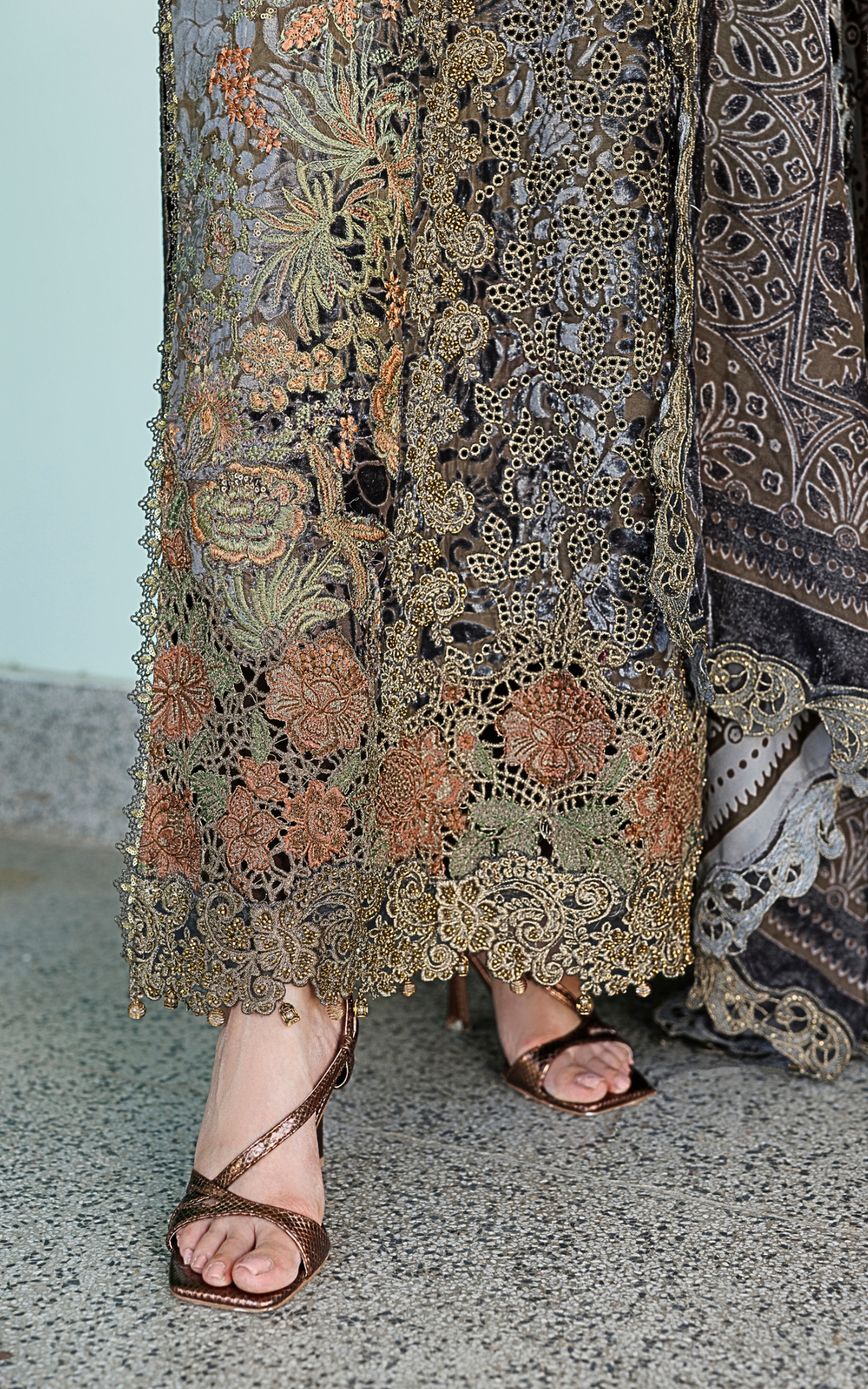 Magnolia (WLXU-05) | 3pcs Embroidered Stitched Winter